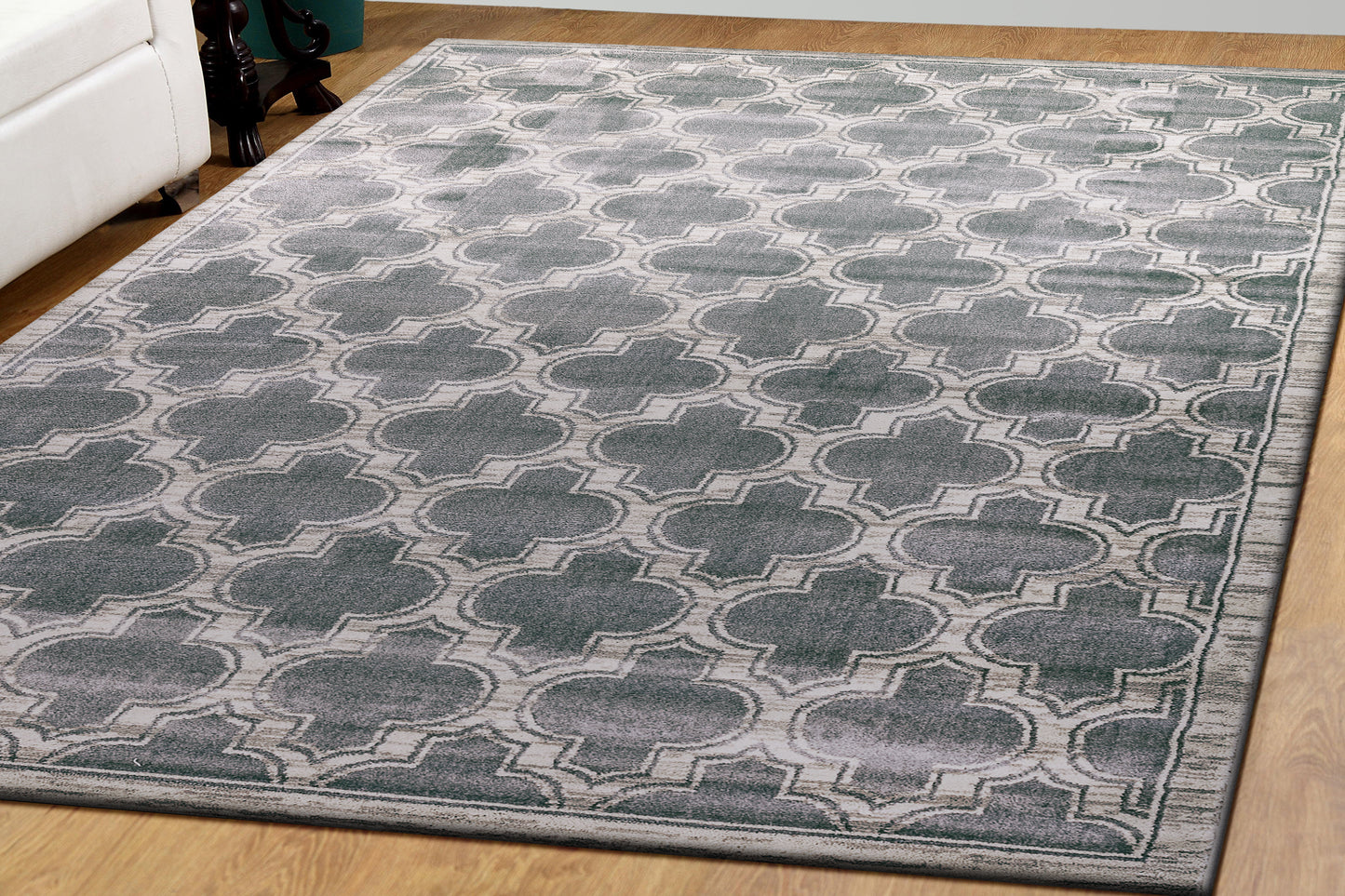 Yazd Traditional Grey/Ivory Classic Medium Pile Rug