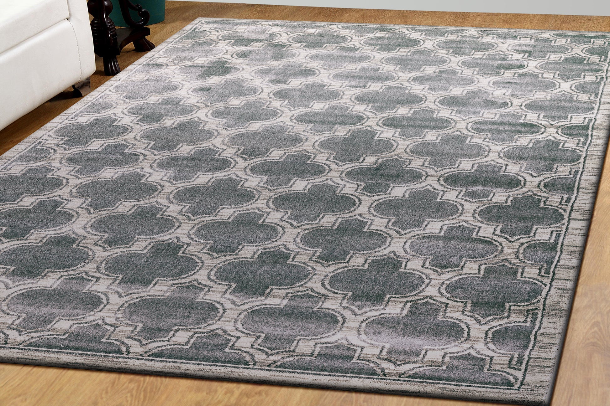 Yazd Traditional Grey/Ivory Classic Medium Pile Rug