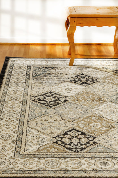 Yazd Traditional Grey/Ivory Classic Medium Pile Rug