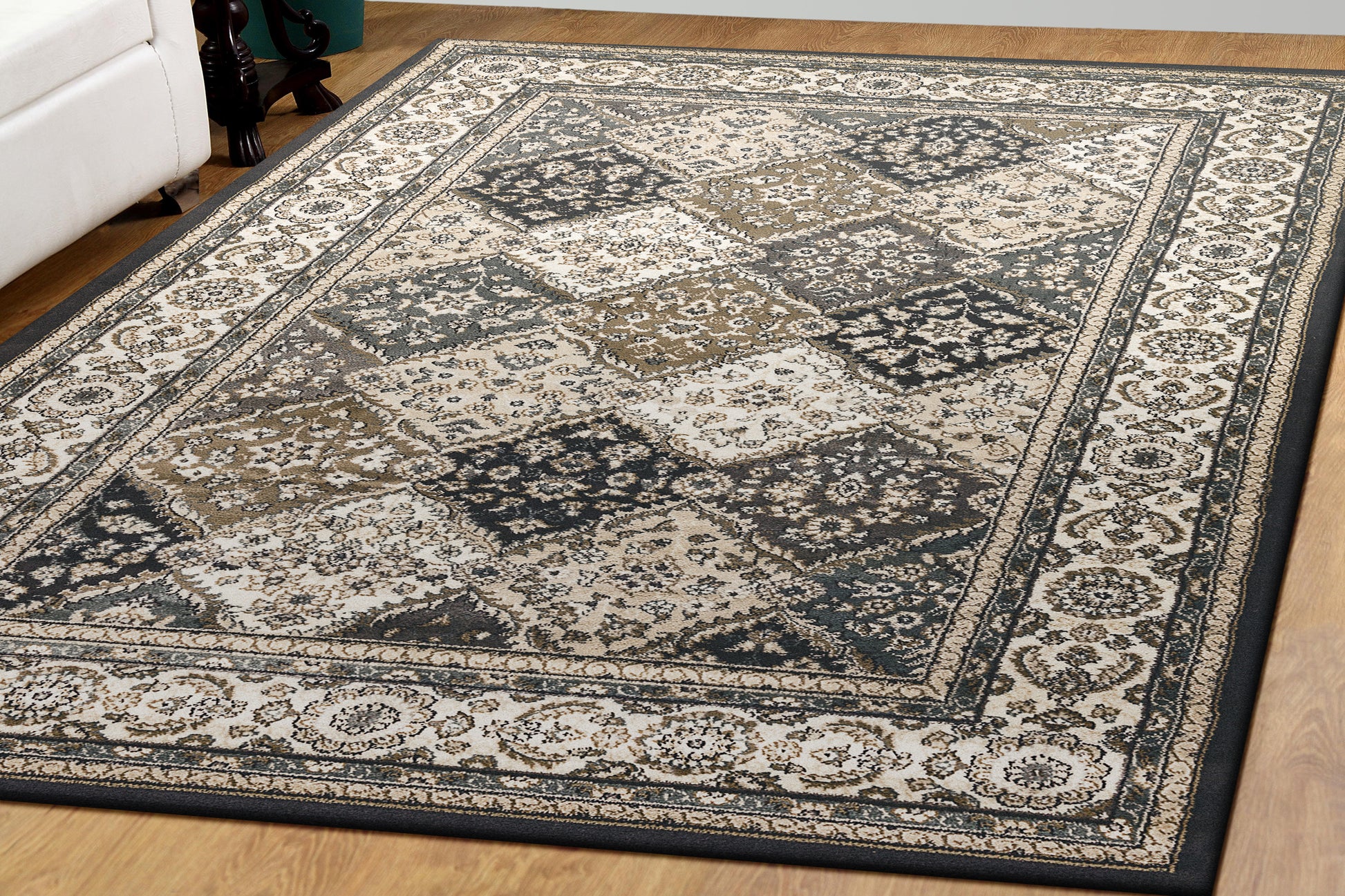 Yazd Traditional Grey/Ivory Classic Medium Pile Rug