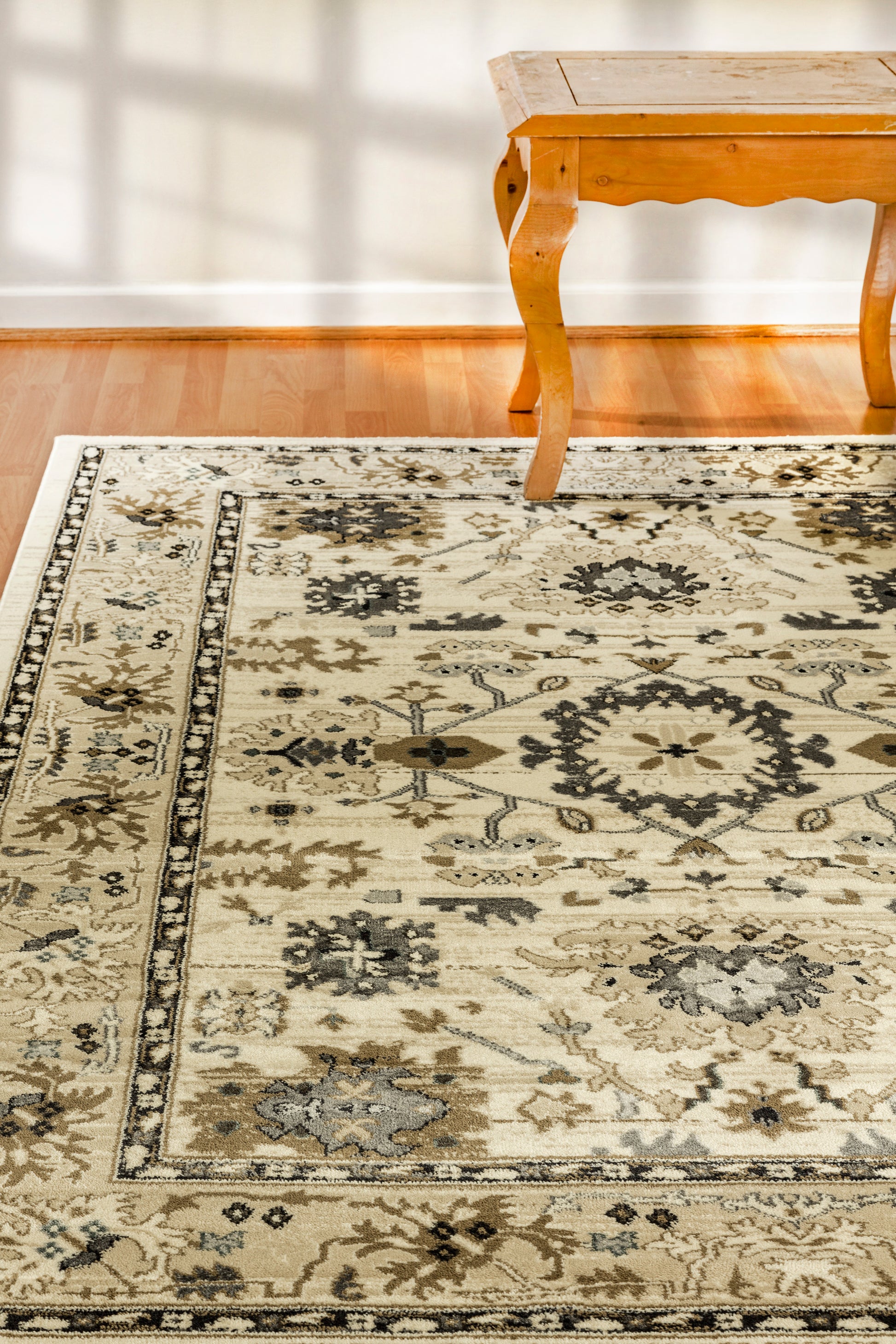 Yazd Traditional Ivory Classic Medium Pile Rug