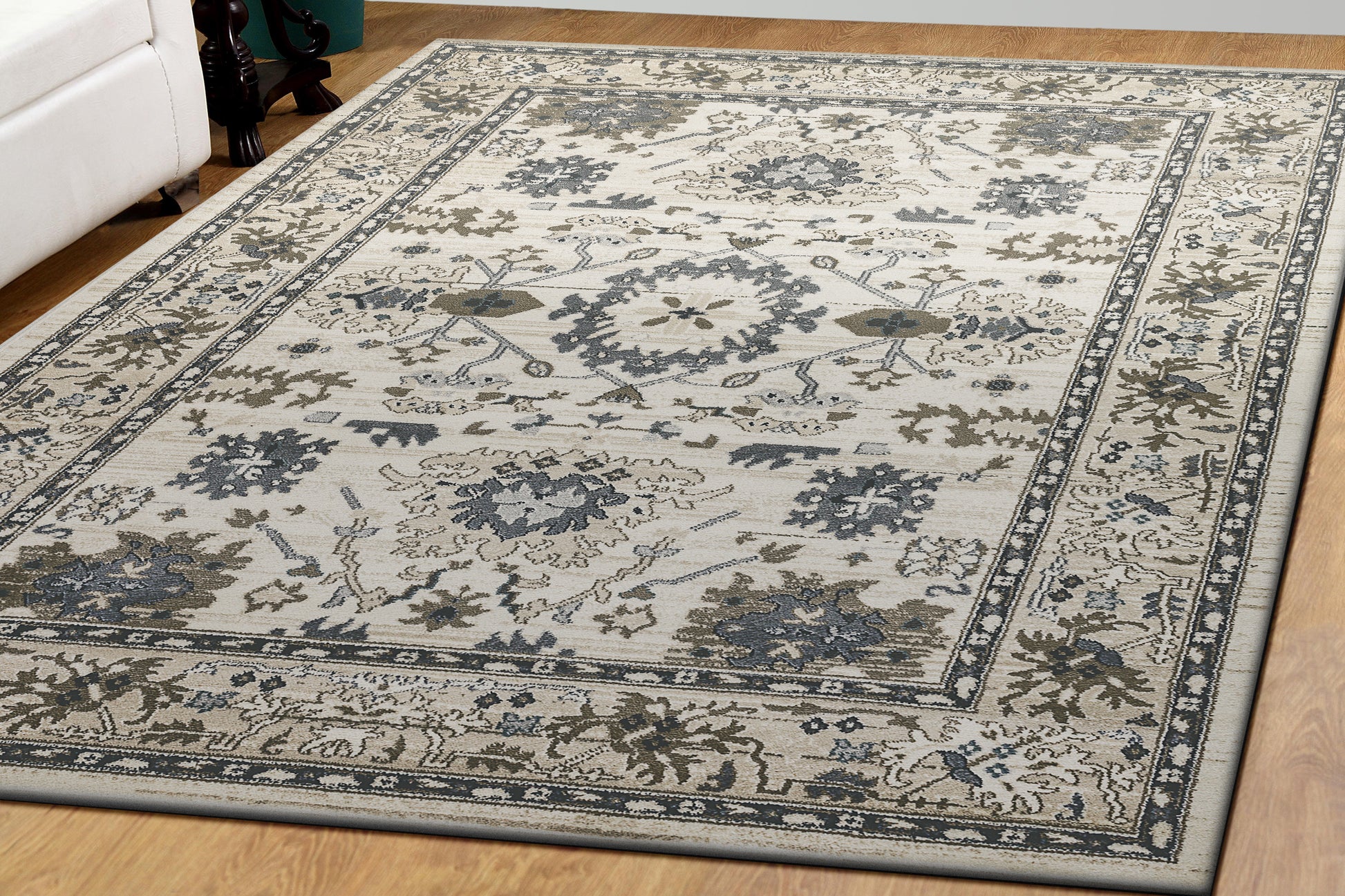 Yazd Traditional Ivory Classic Medium Pile Rug