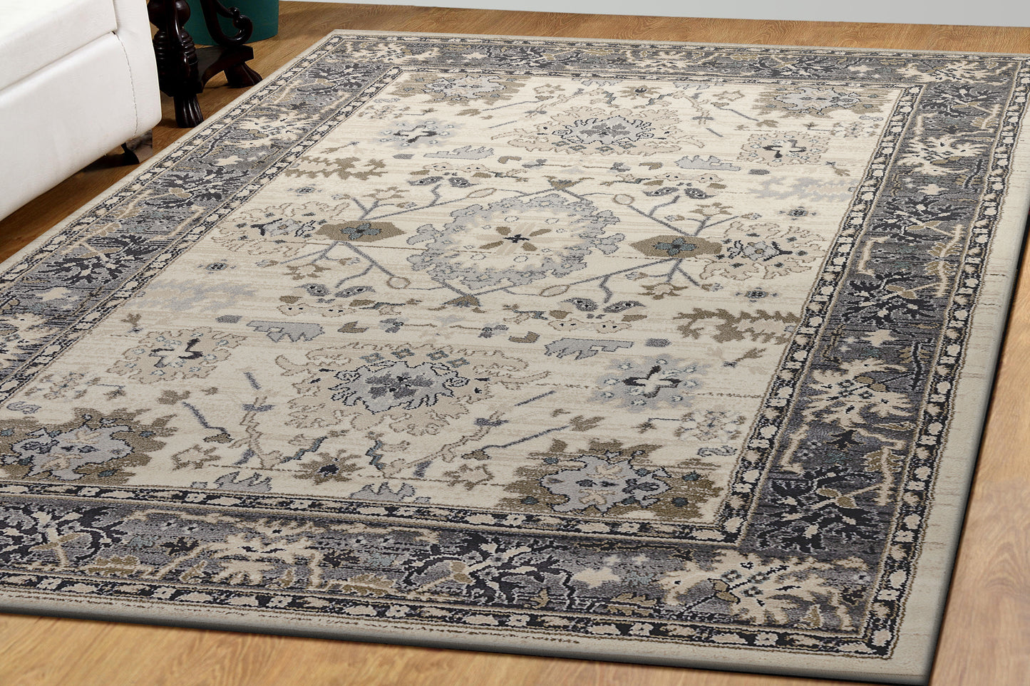 Yazd Traditional Ivory/Grey Classic Medium Pile Rug