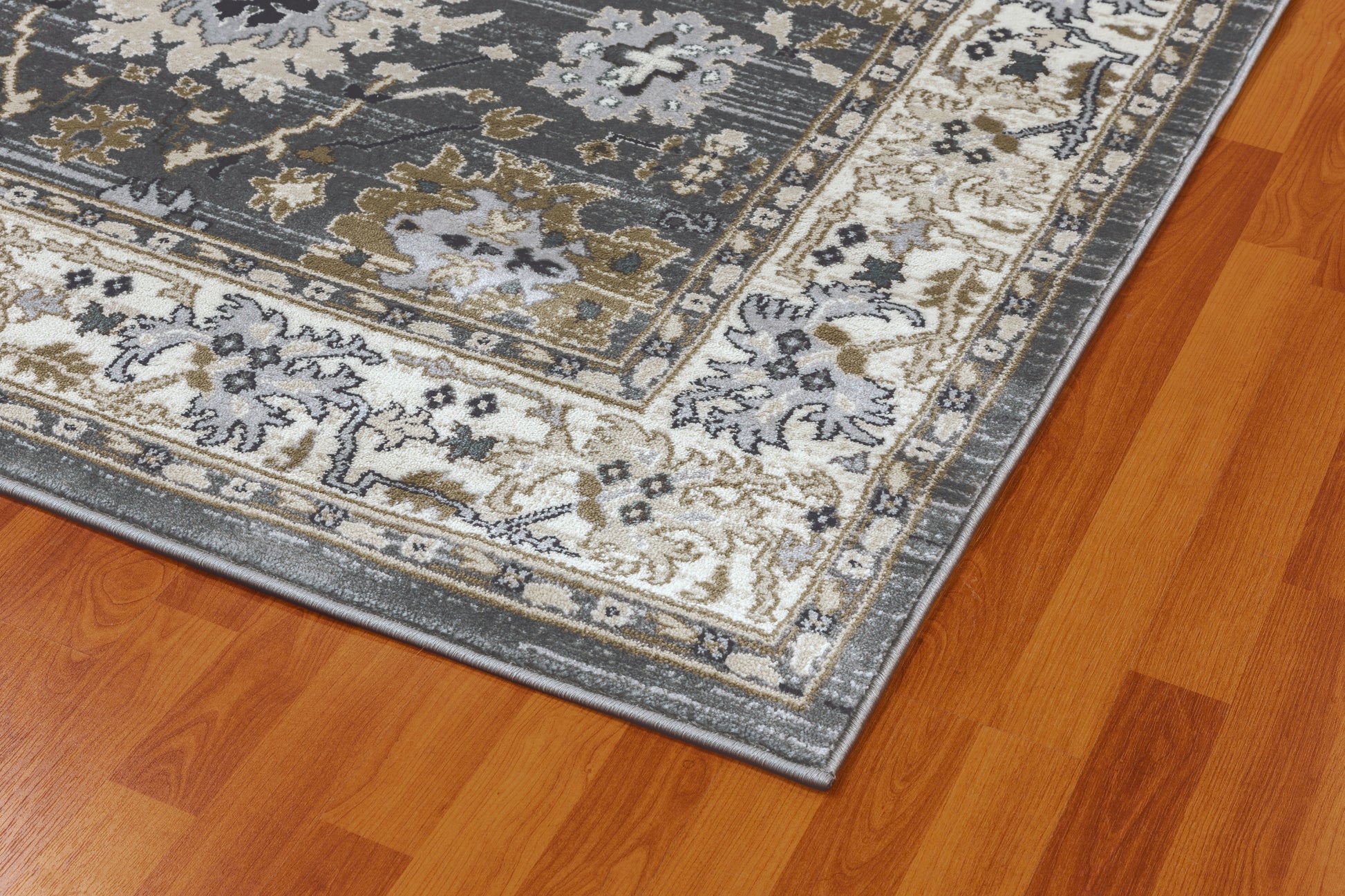 Yazd Traditional Grey/Ivory Classic Medium Pile Rug