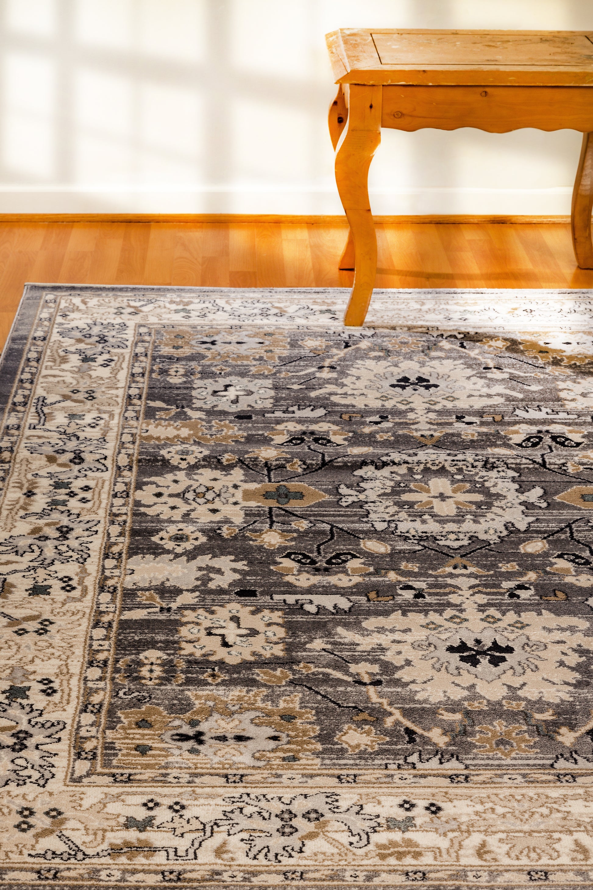 Yazd Traditional Grey/Ivory Classic Medium Pile Rug