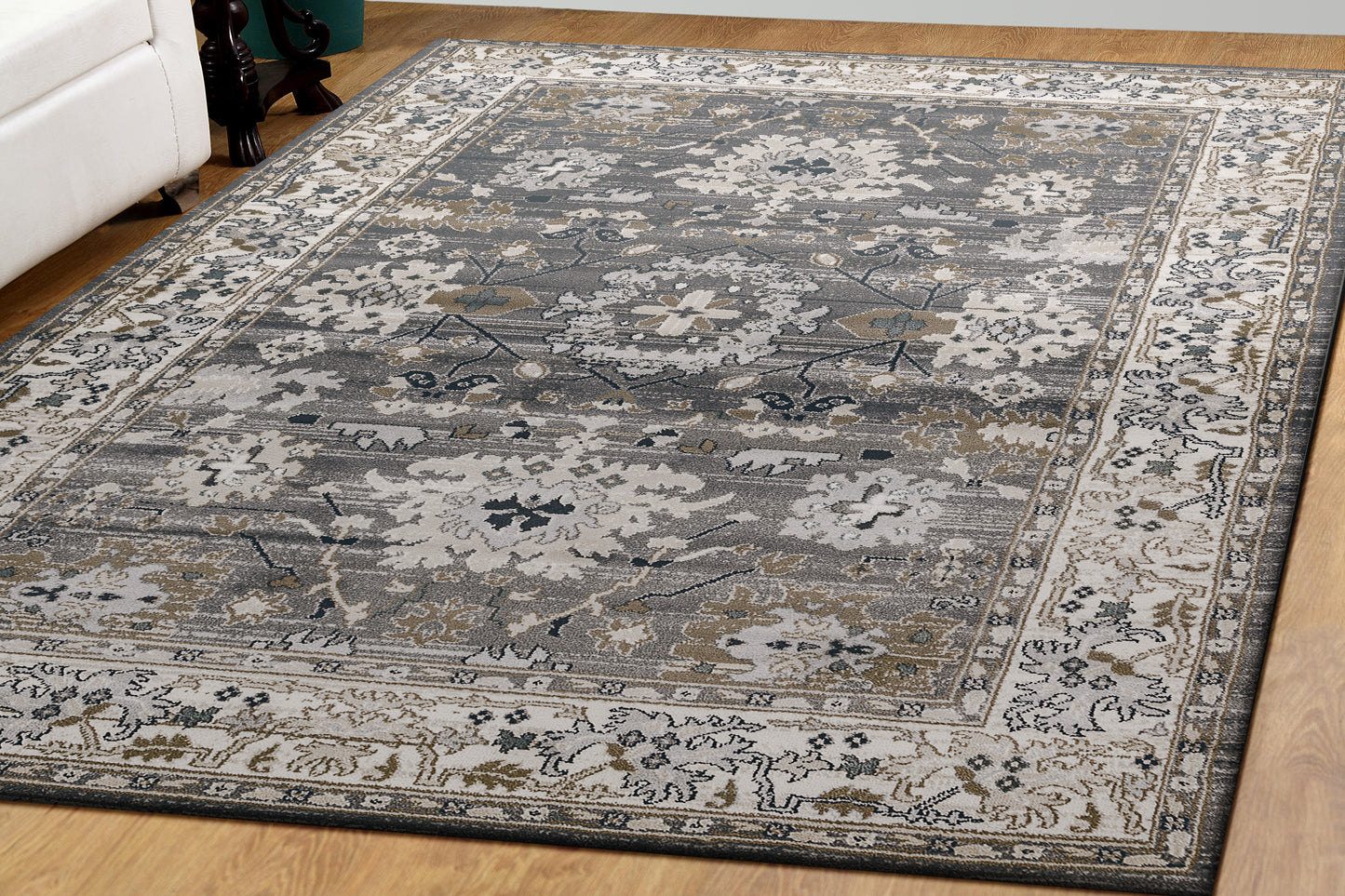 Yazd Traditional Grey/Ivory Classic Medium Pile Rug