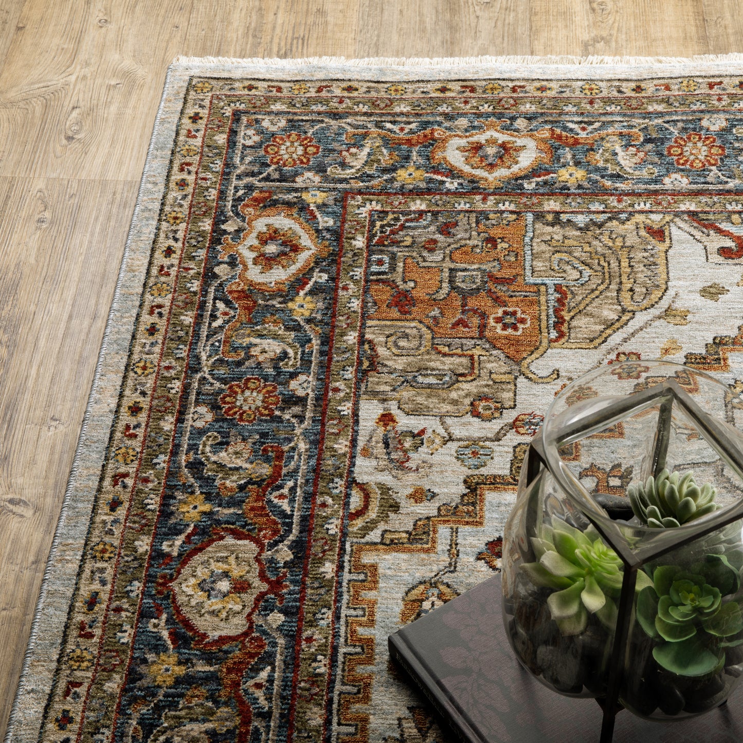 Aberdeen Medallion Ivory/ Blue Oriental Cut Pile Rug
