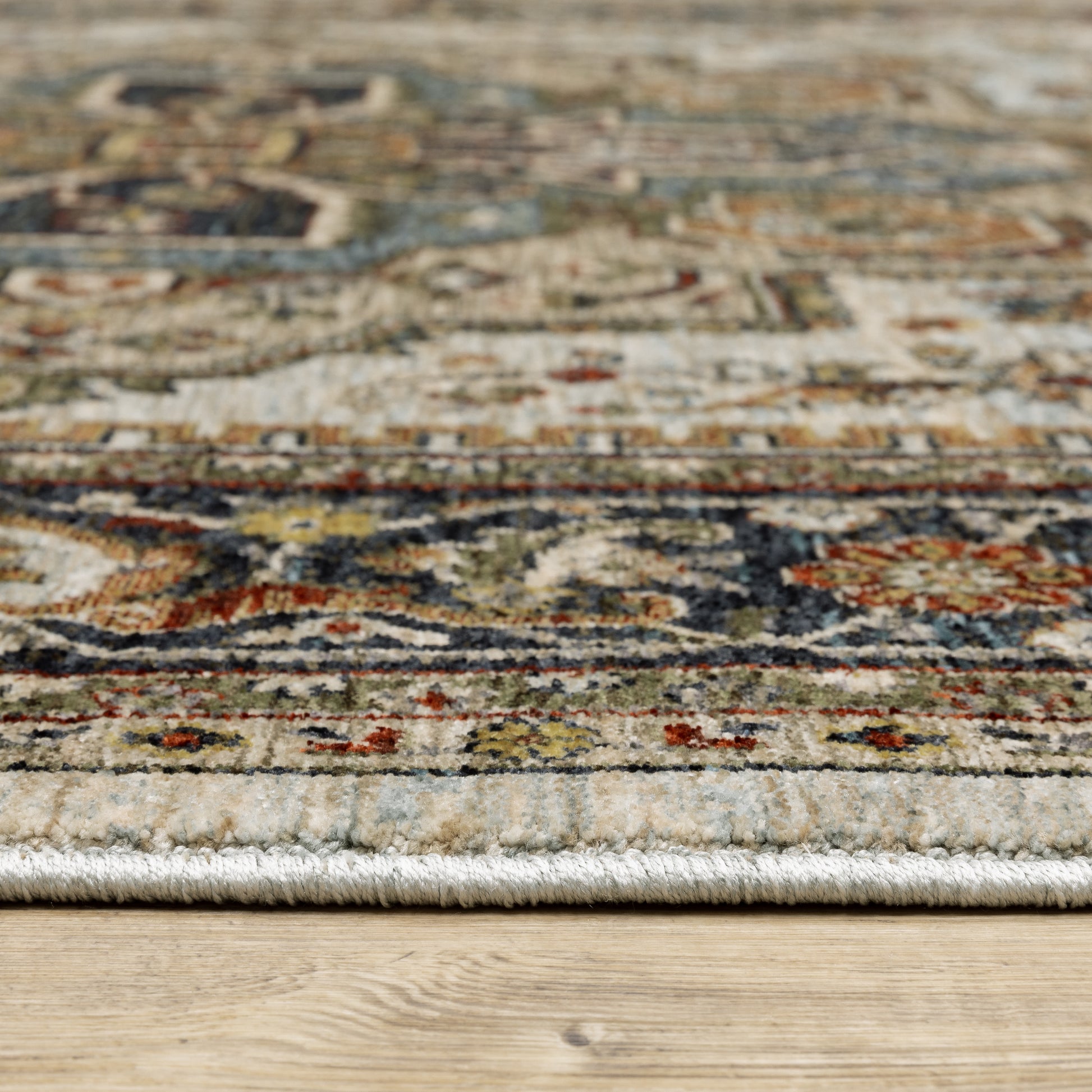 Aberdeen Medallion Ivory/ Blue Oriental Cut Pile Rug