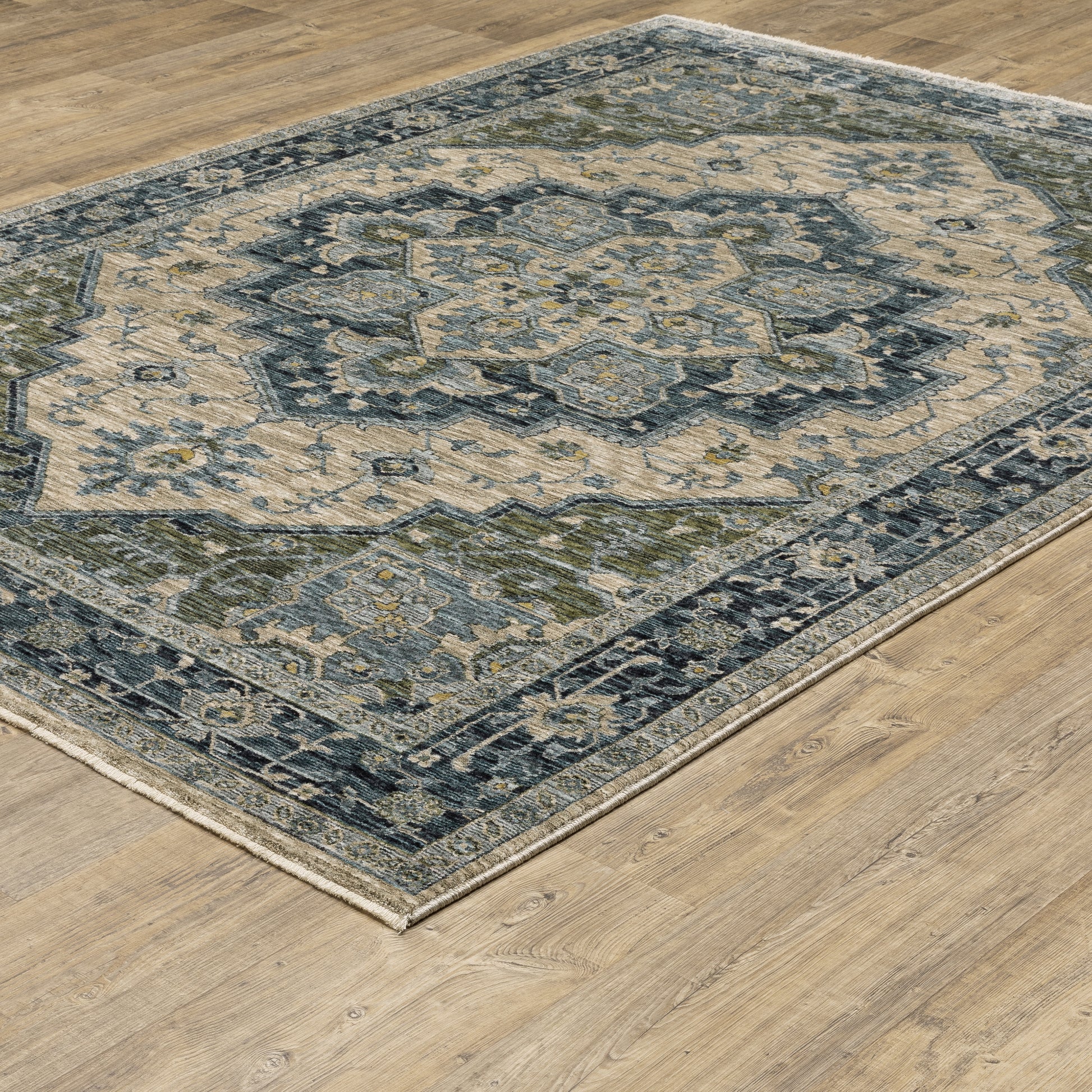 Aberdeen Medallion Blue/ Beige Oriental Cut Pile Rug
