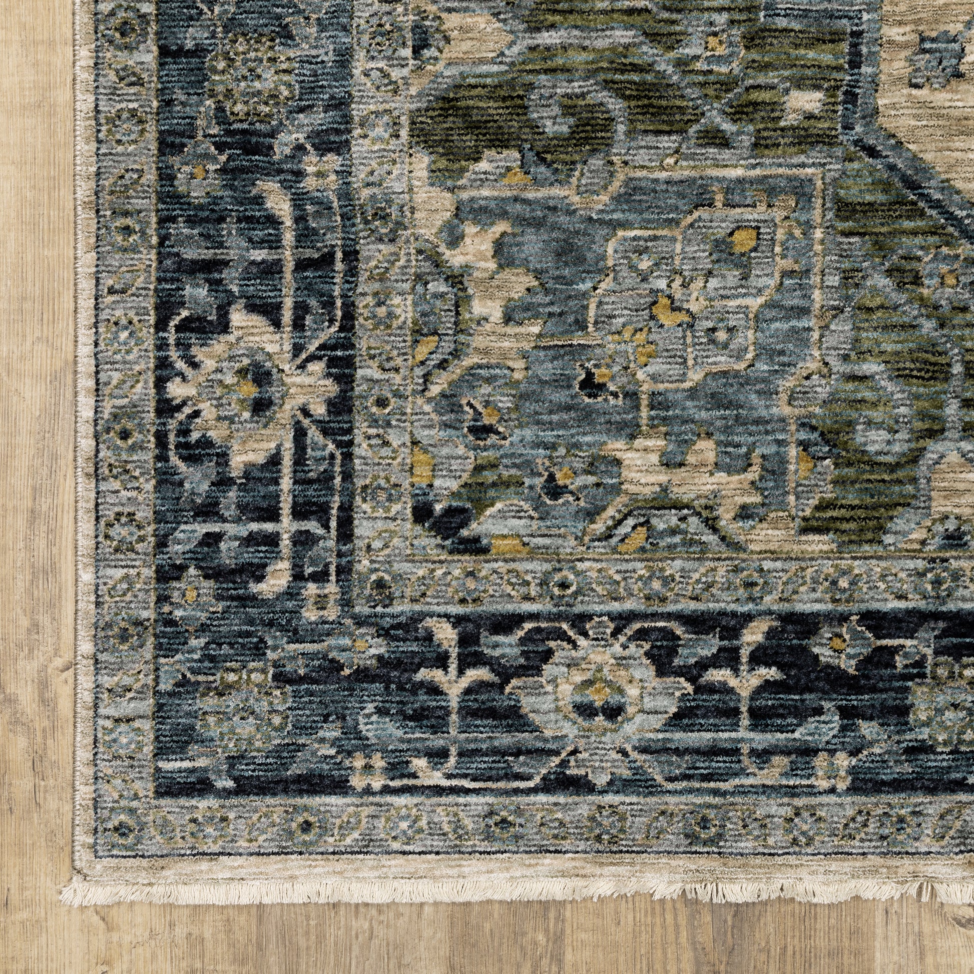 Aberdeen Medallion Blue/ Beige Oriental Cut Pile Rug