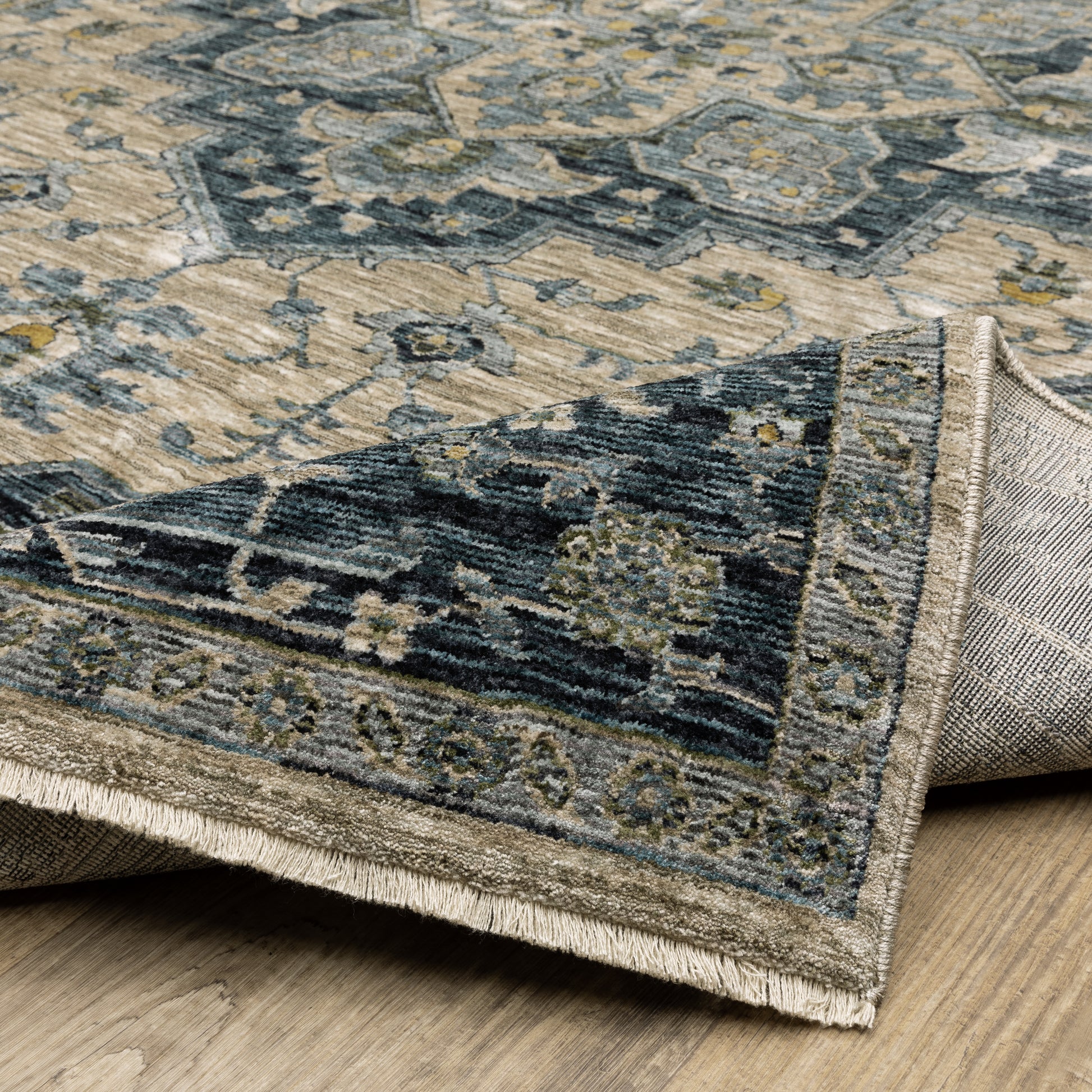 Aberdeen Medallion Blue/ Beige Oriental Cut Pile Rug