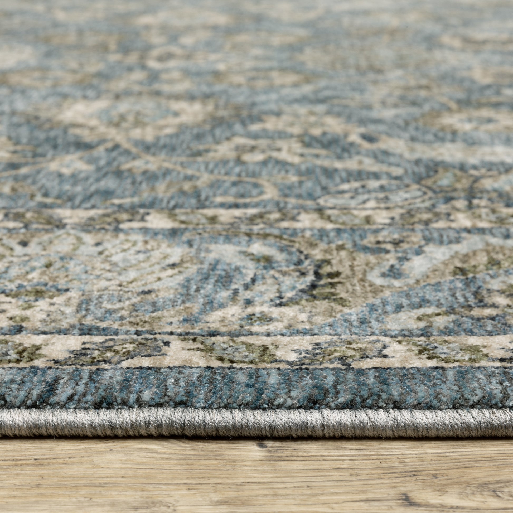 Aberdeen Floral Blue/ Beige Oriental Cut Pile Rug