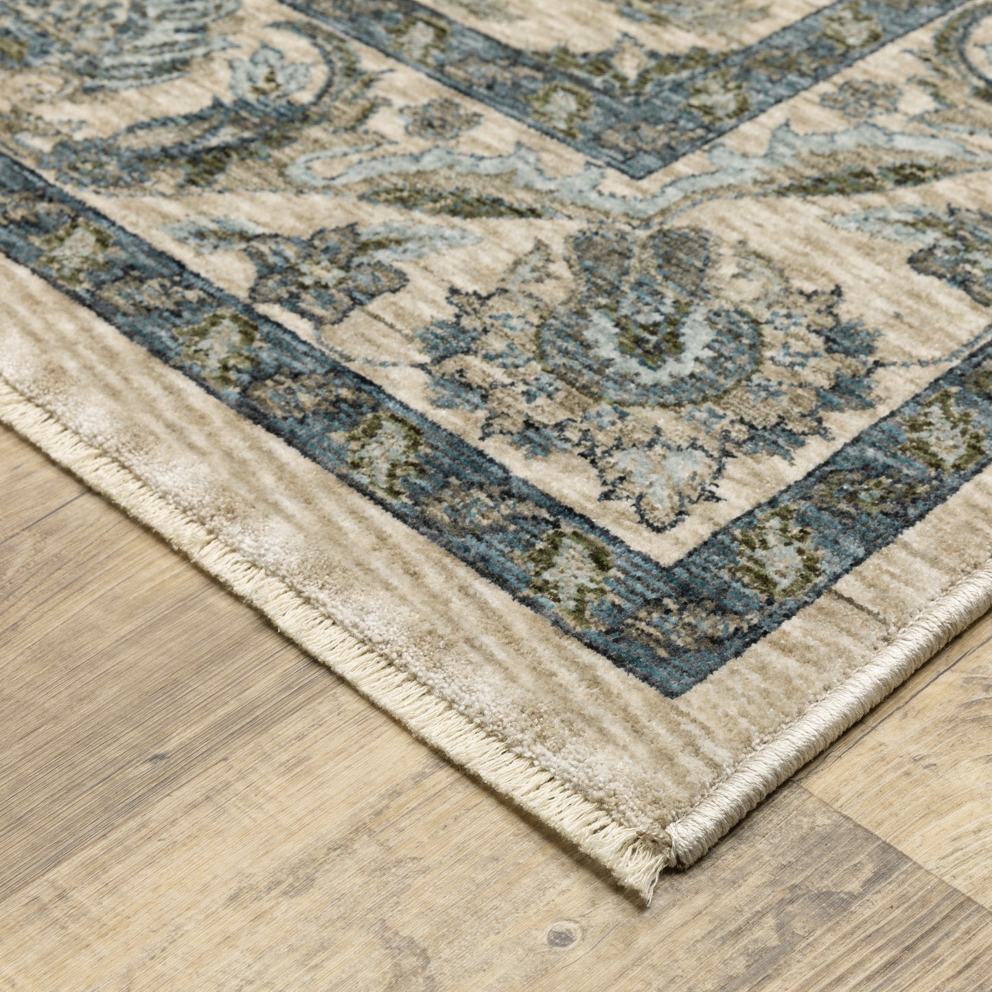 Aberdeen Floral Beige/ Blue Oriental Cut Pile Rug