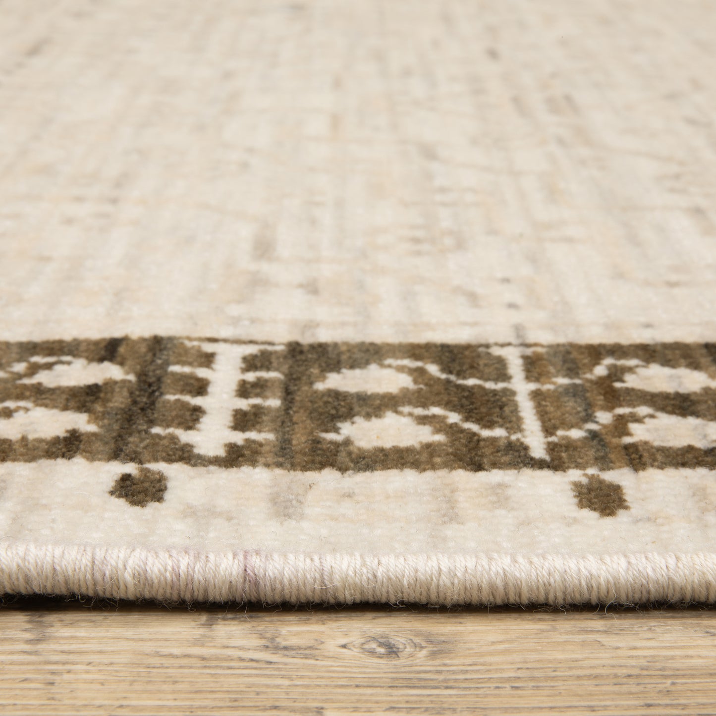 Acacia Distressed Beige/ Brown Oriental Cut Pile Rug