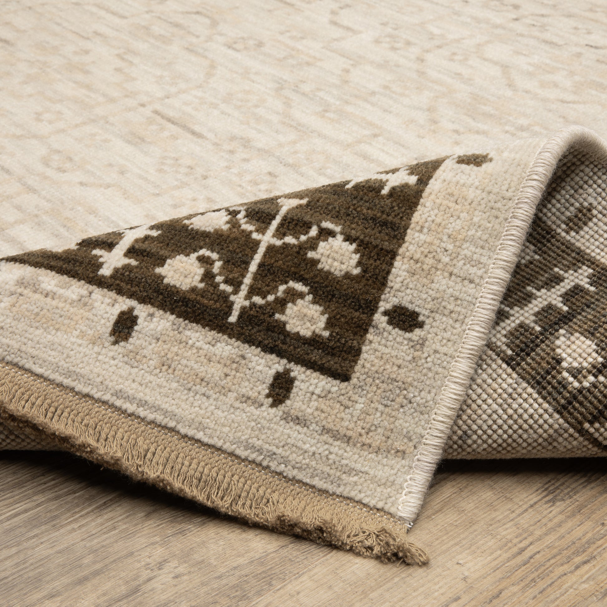 Acacia Distressed Beige/ Brown Oriental Cut Pile Rug