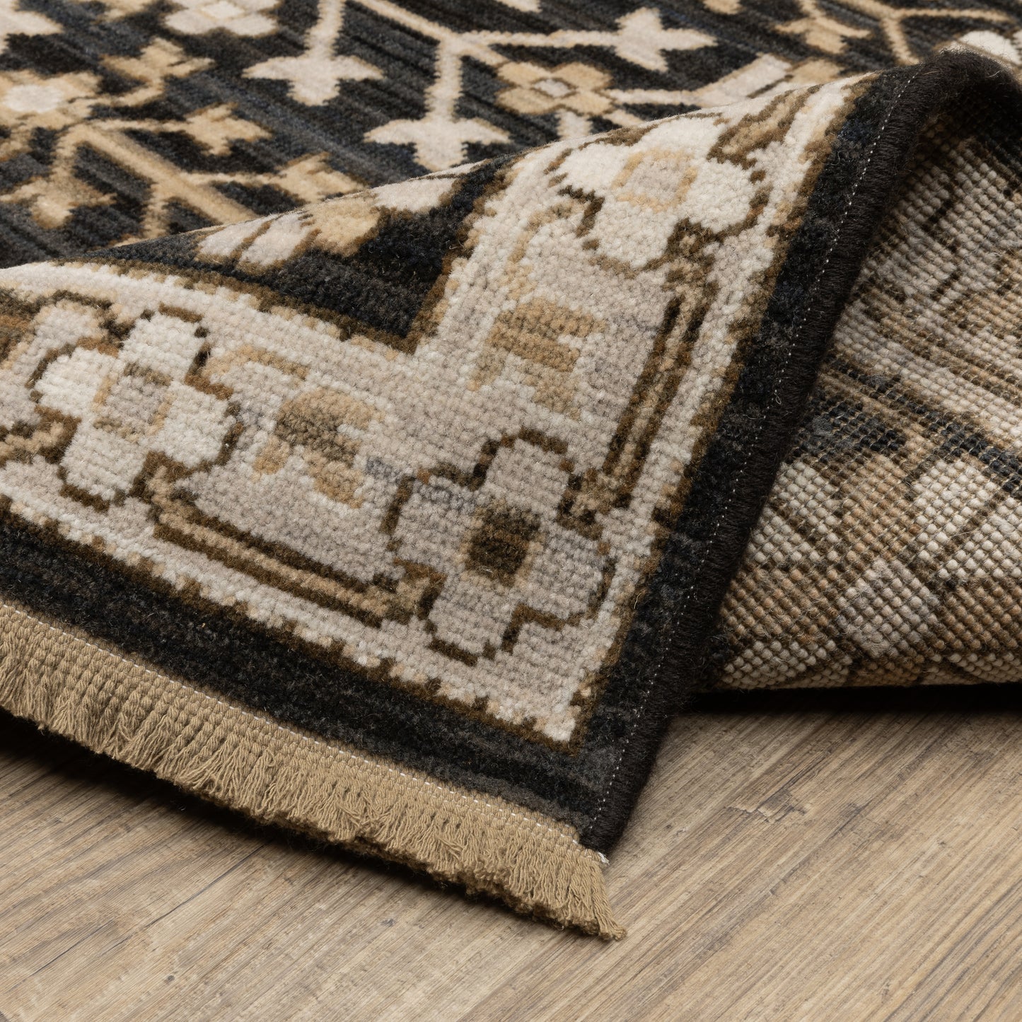 Acacia Oriental Black/ Beige Floral Cut Pile Rug