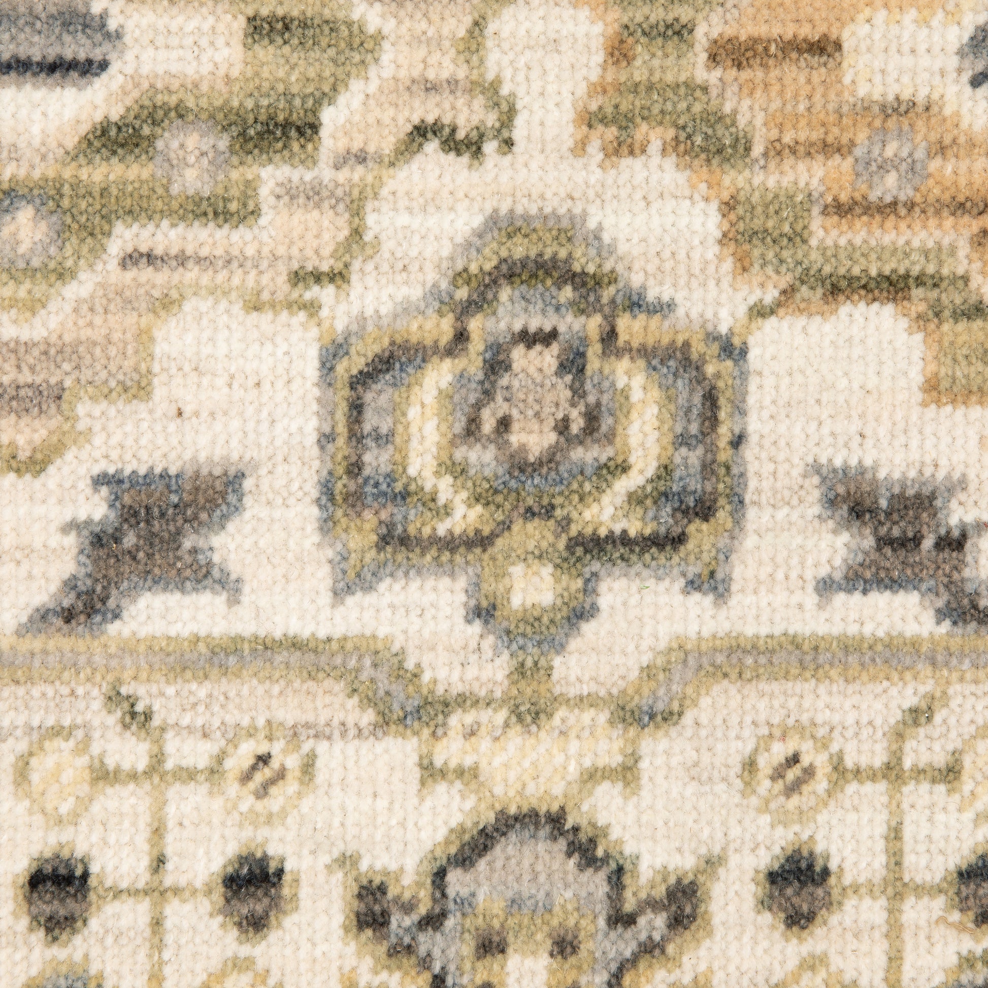 Acacia Oriental Beige/ Tan Floral Cut Pile Rug
