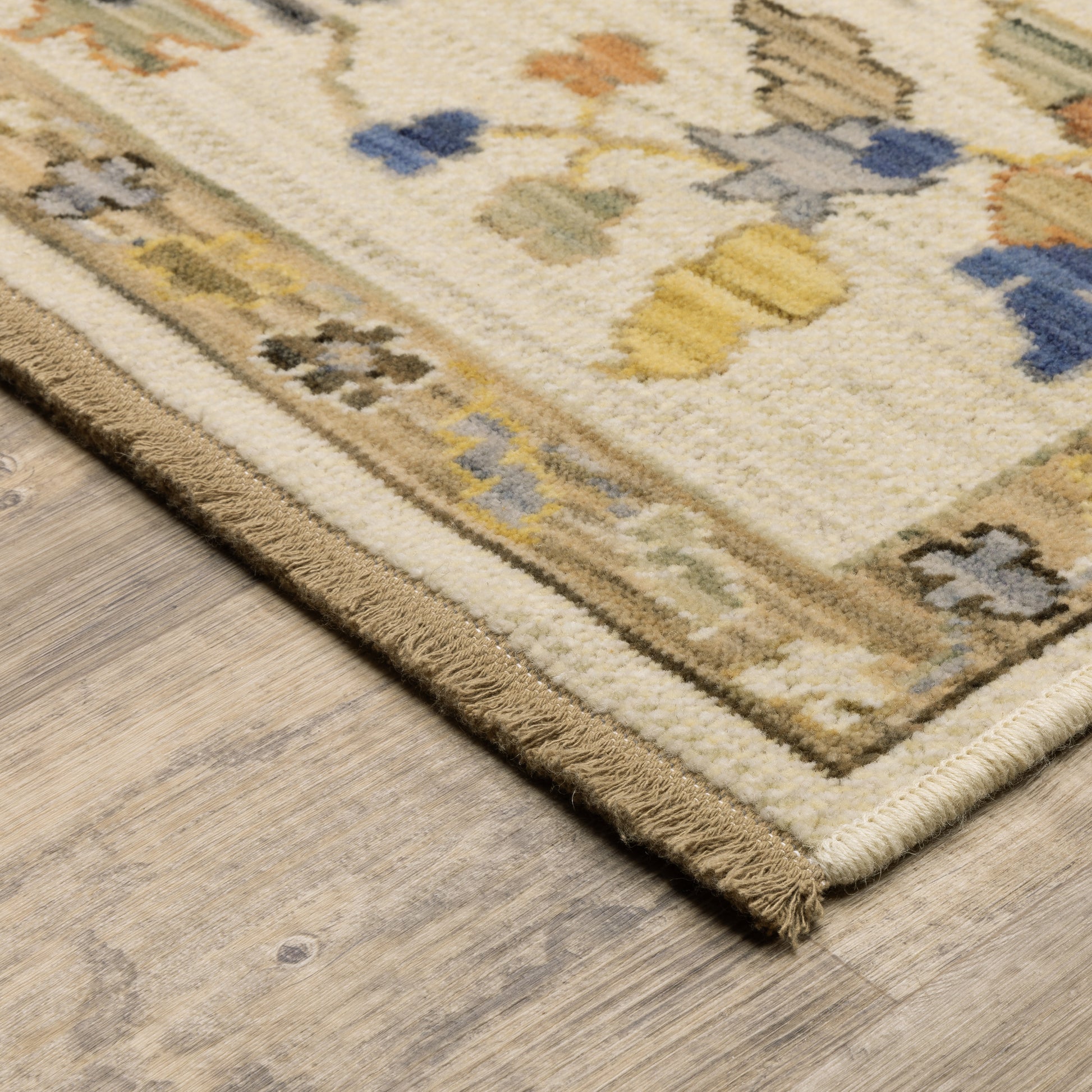 Acacia Floral Beige/ Tan Oriental Cut Pile Rug