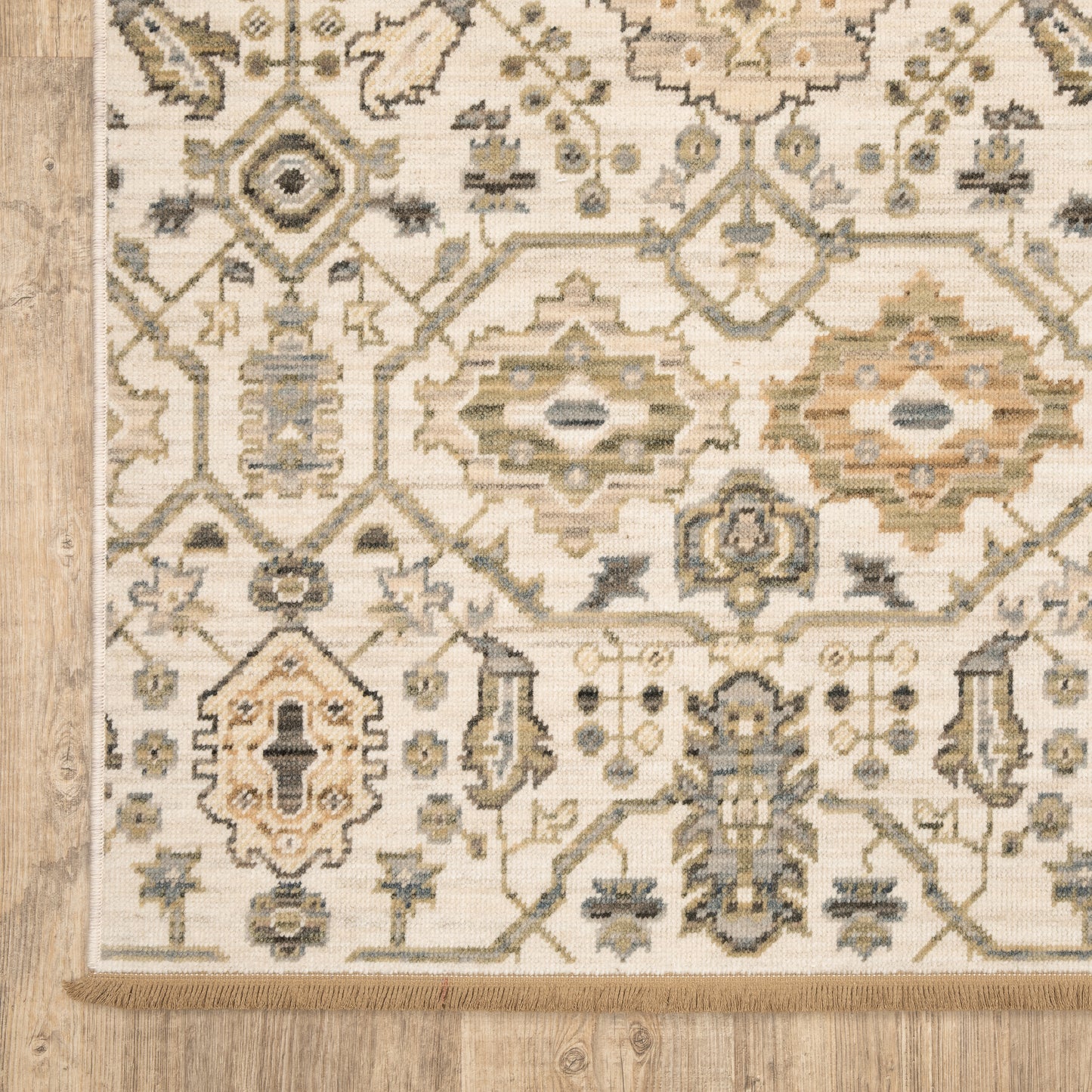 Acacia Oriental Ivory/ Gold Cut Pile Rug