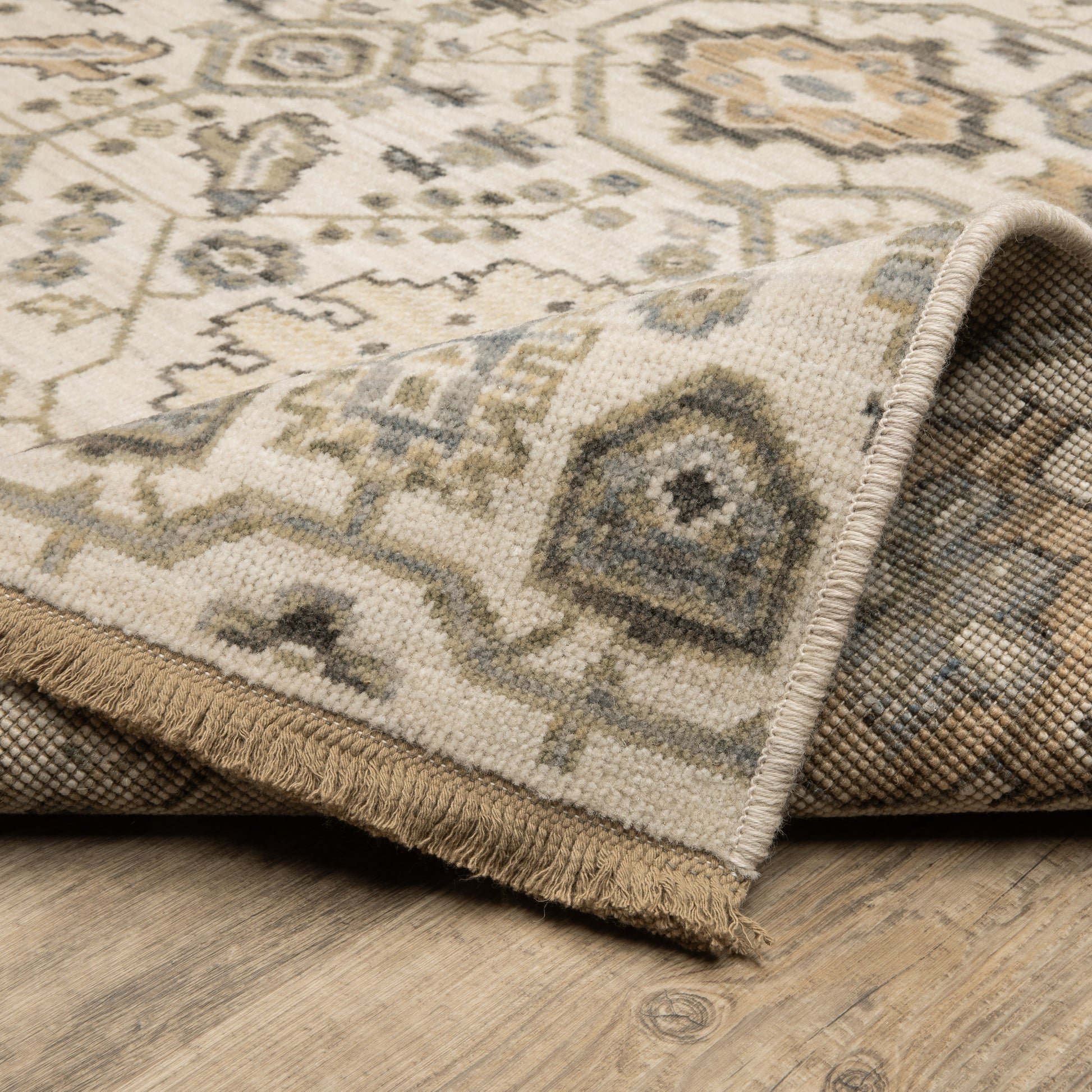 Acacia Oriental Ivory/ Gold Cut Pile Rug