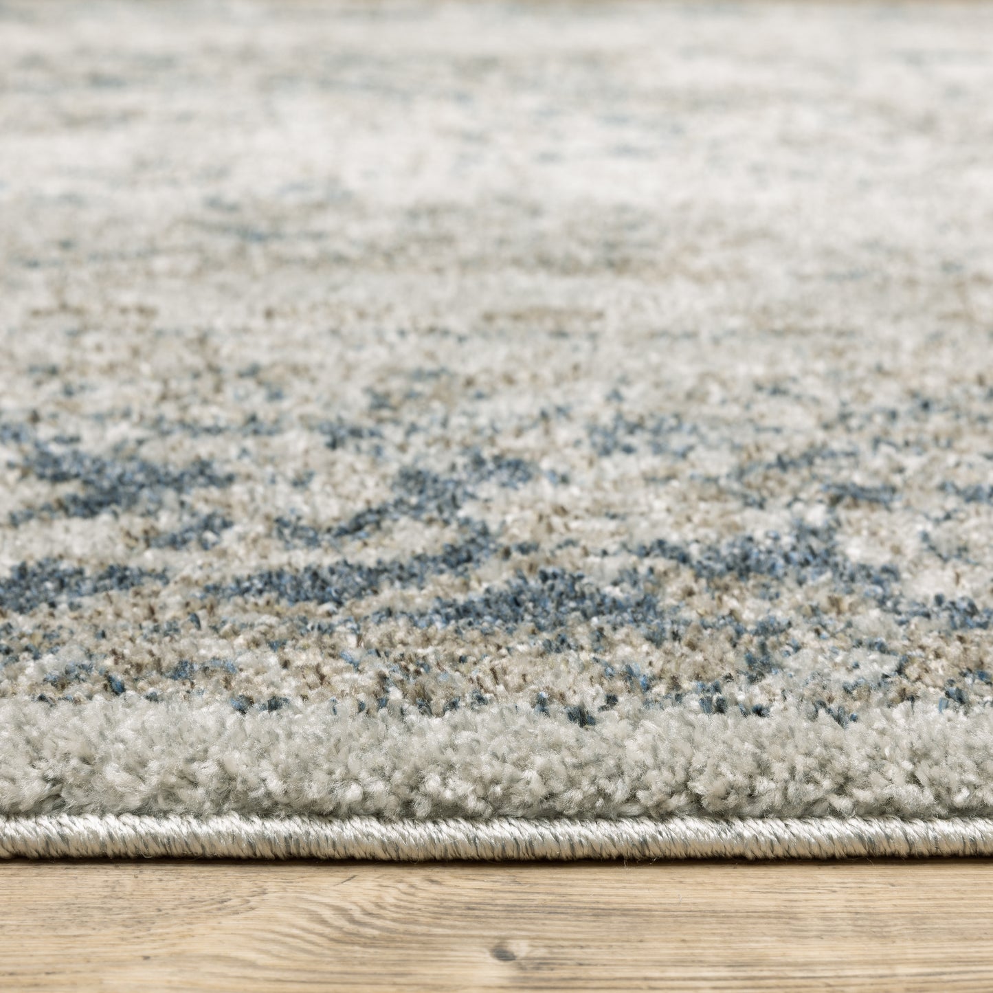 Alton Distressed Beige/ Blue Medallion Cut Pile Rug