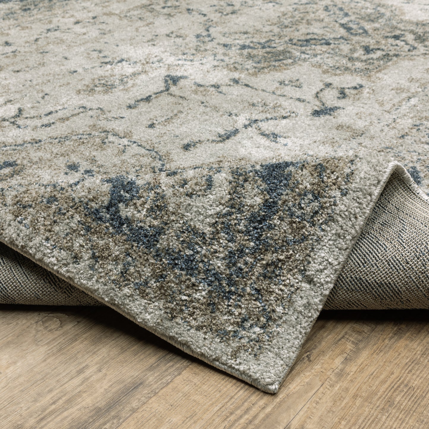 Alton Distressed Beige/ Blue Medallion Cut Pile Rug