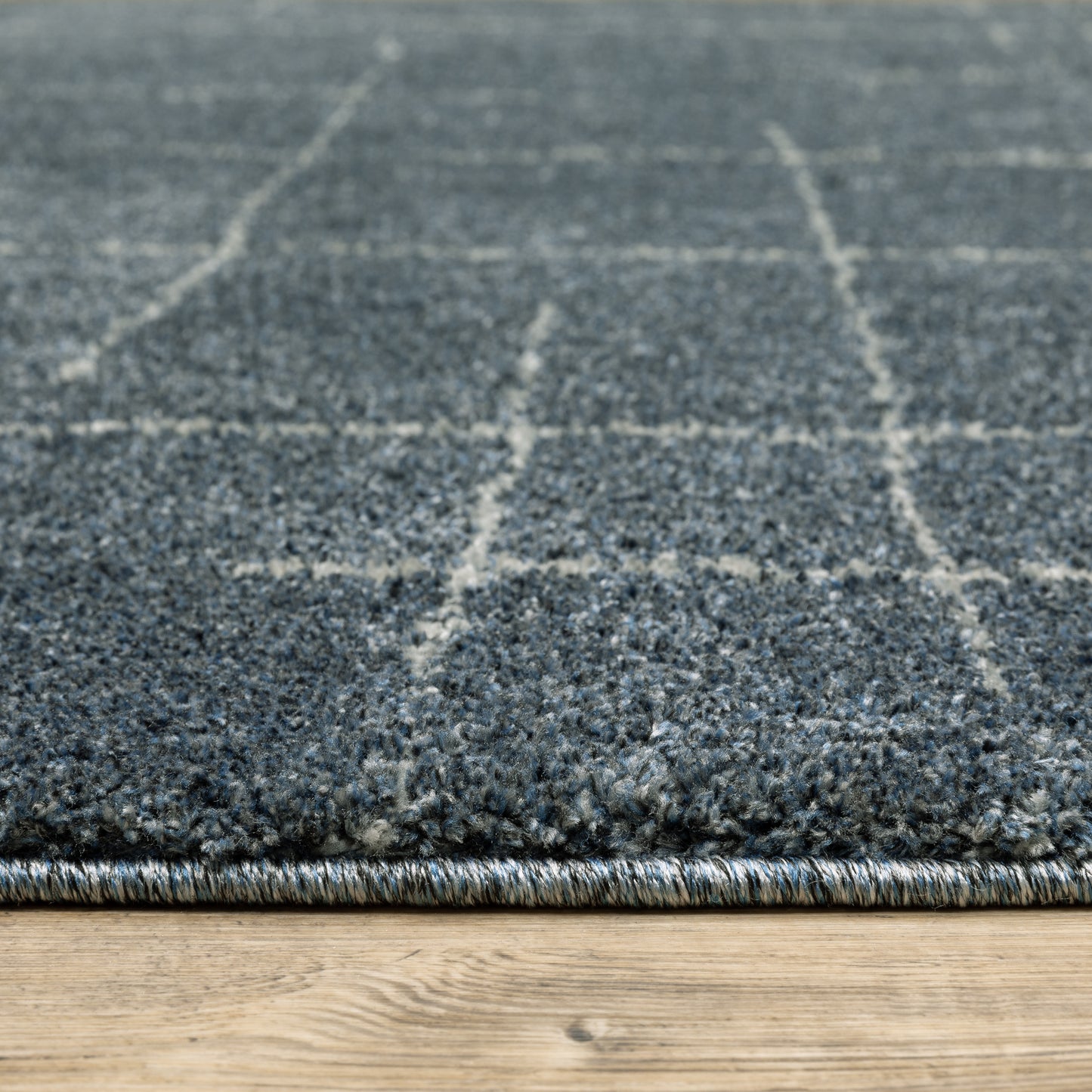 Alton Solid Blue/ Beige Geometric Cut Pile Rug