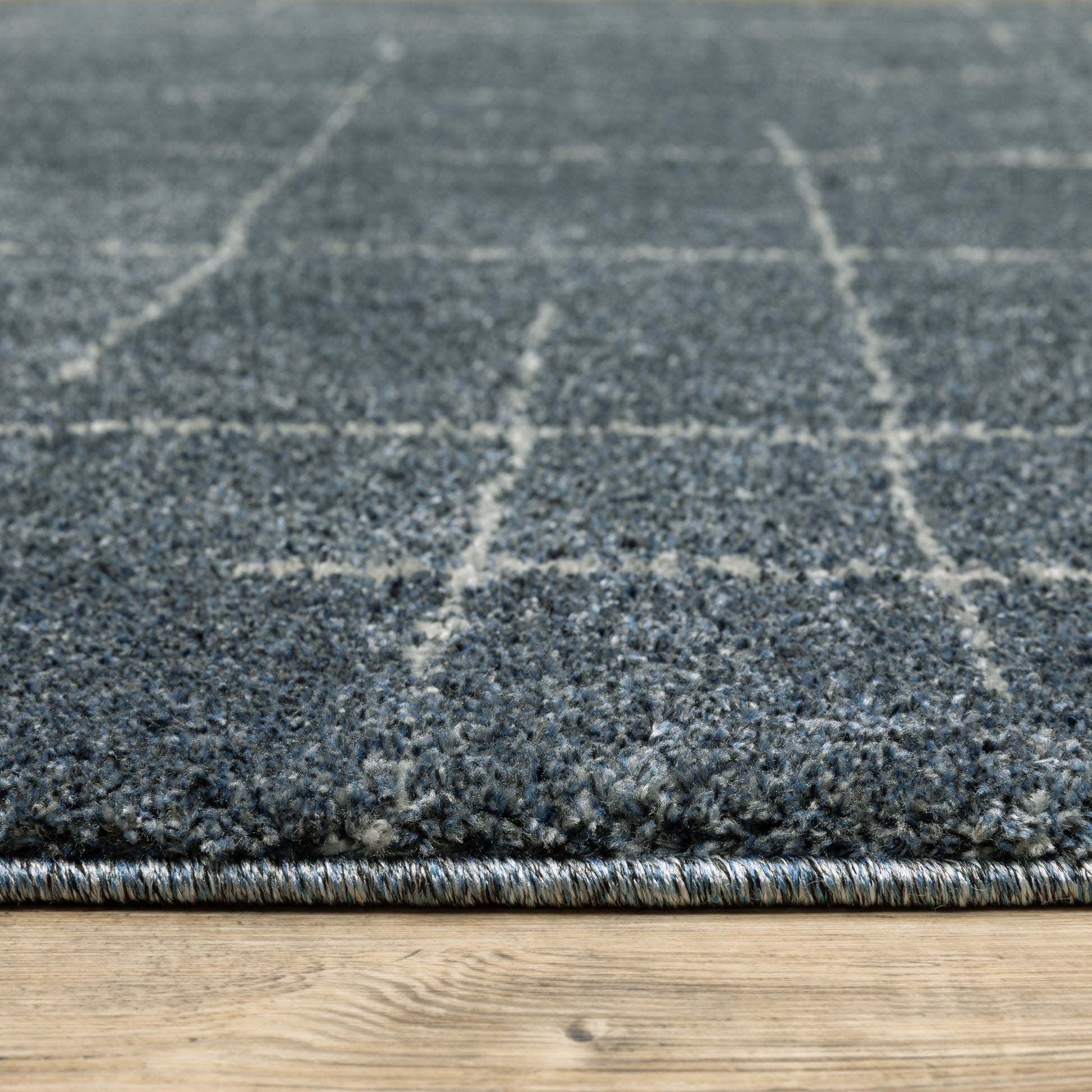 Alton Solid Blue/ Beige Geometric Cut Pile Rug