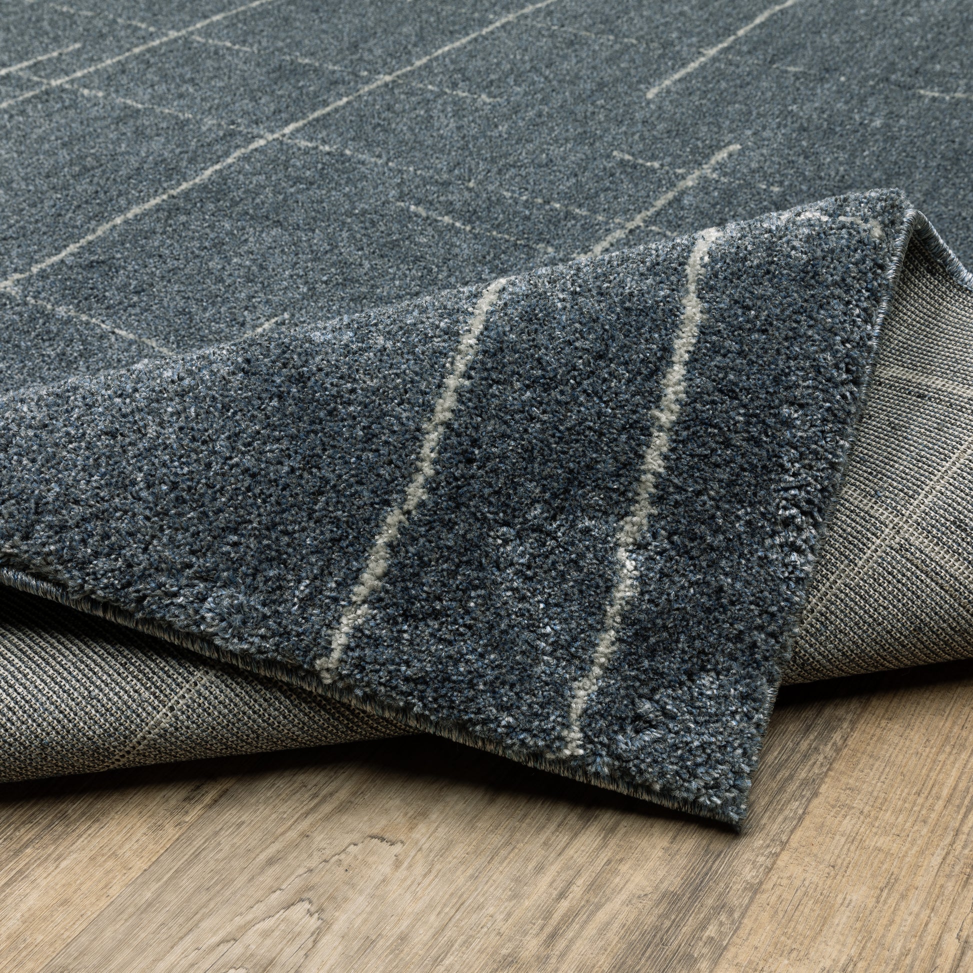 Alton Solid Blue/ Beige Geometric Cut Pile Rug