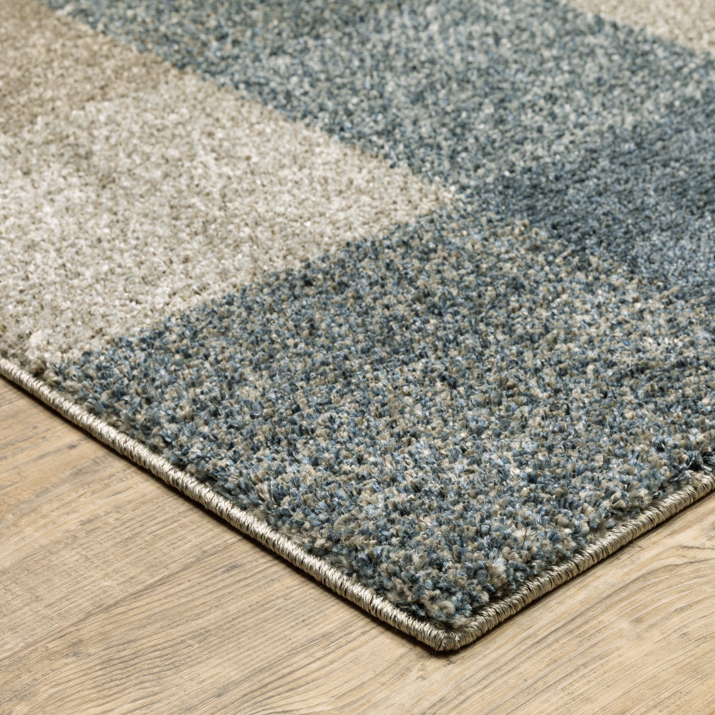 Alton Distressed Blue/ Beige Geometric Cut Pile Rug