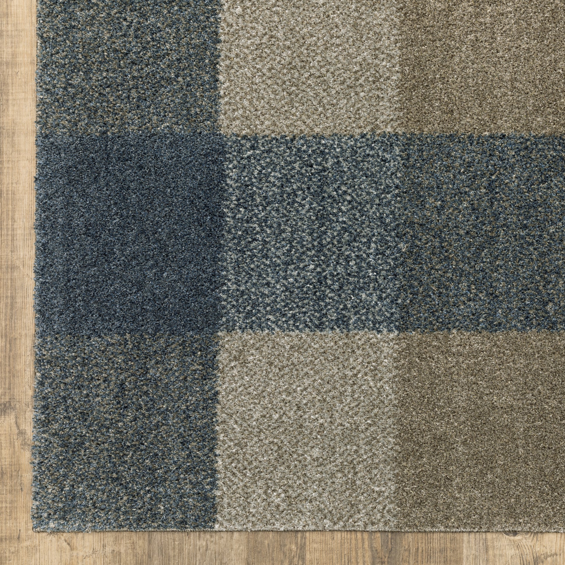 Alton Distressed Blue/ Beige Geometric Cut Pile Rug