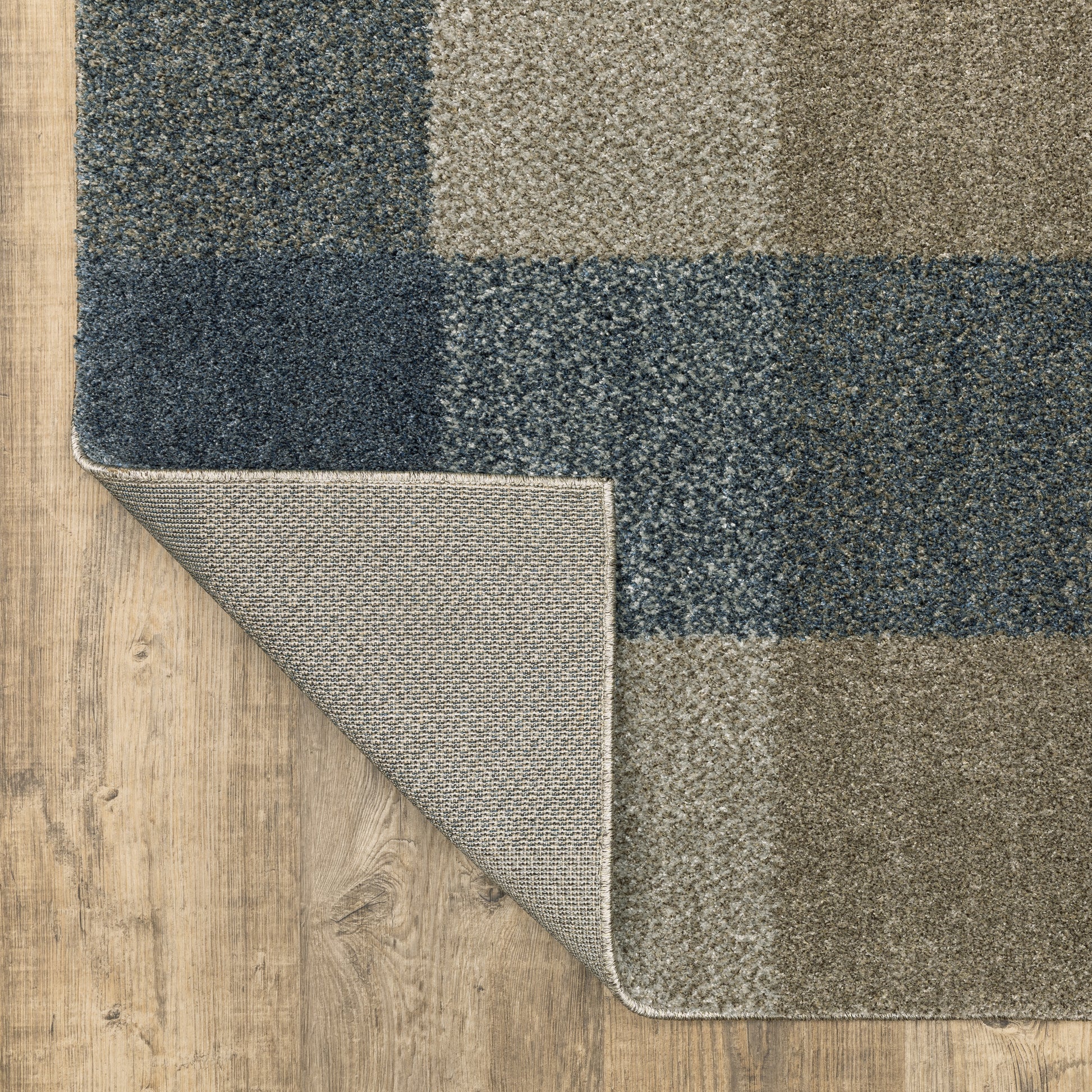Alton Distressed Blue/ Beige Geometric Cut Pile Rug