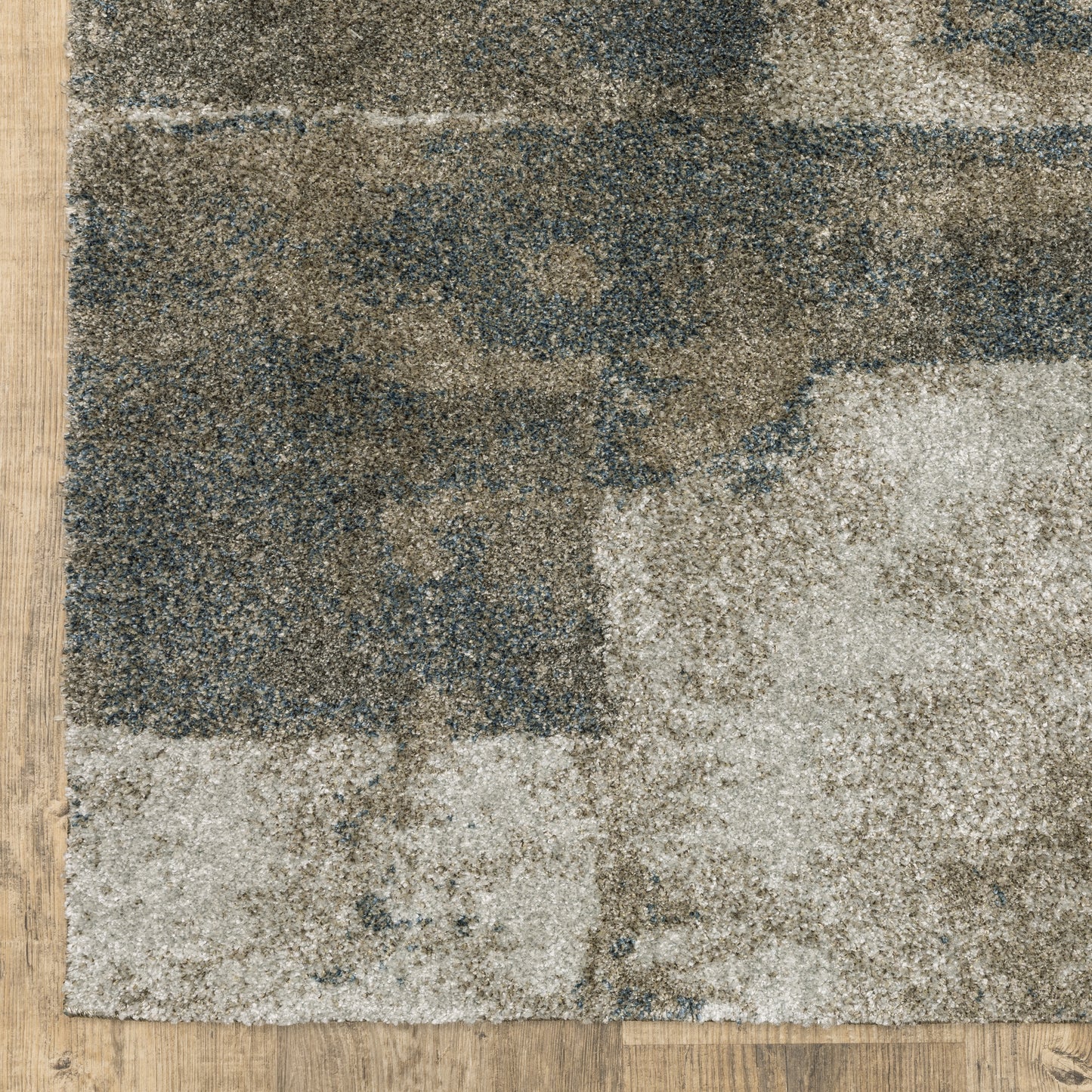 Alton Distressed Blue/ Brown Abstract Cut Pile Rug