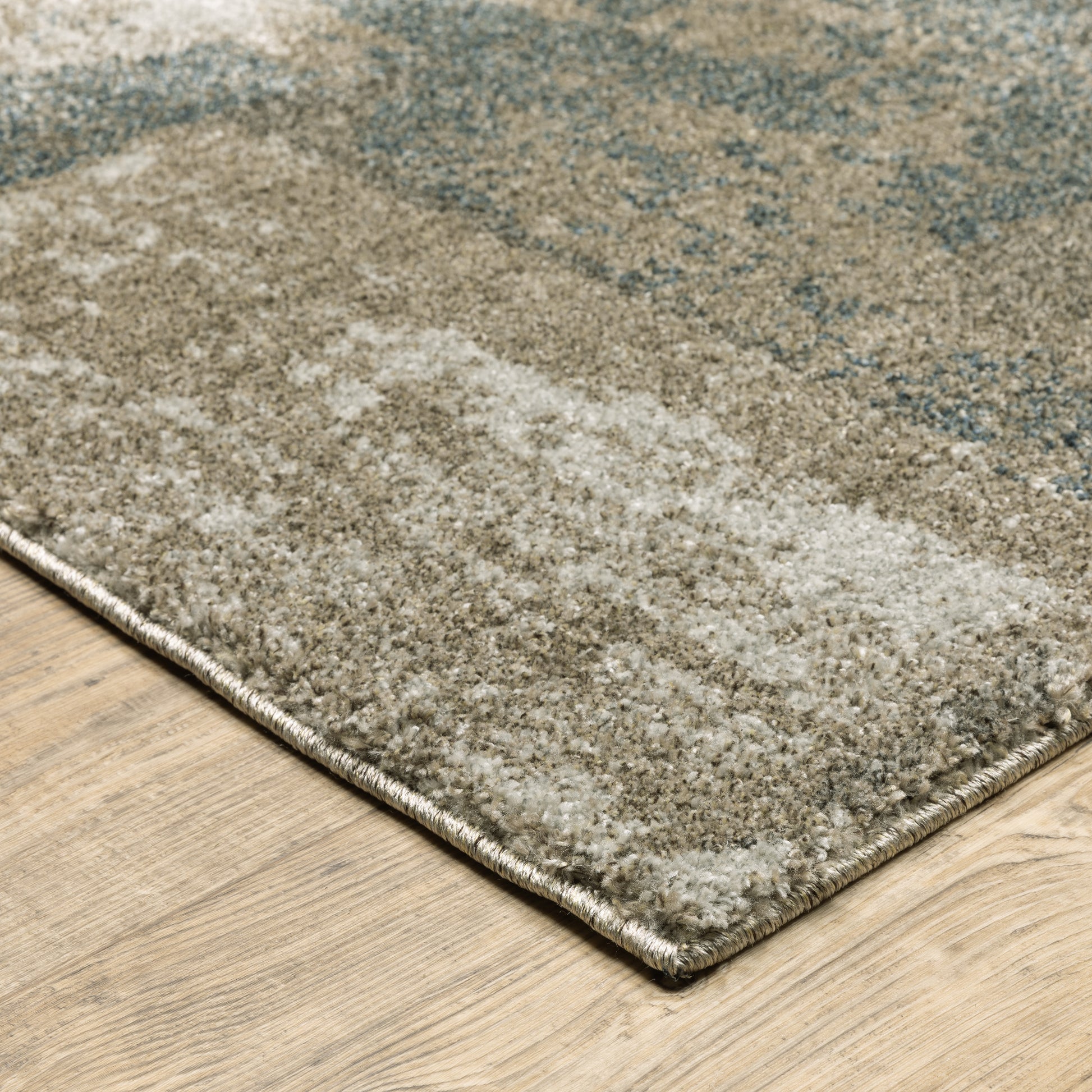 Alton Distressed Blue/ Brown Abstract Cut Pile Rug