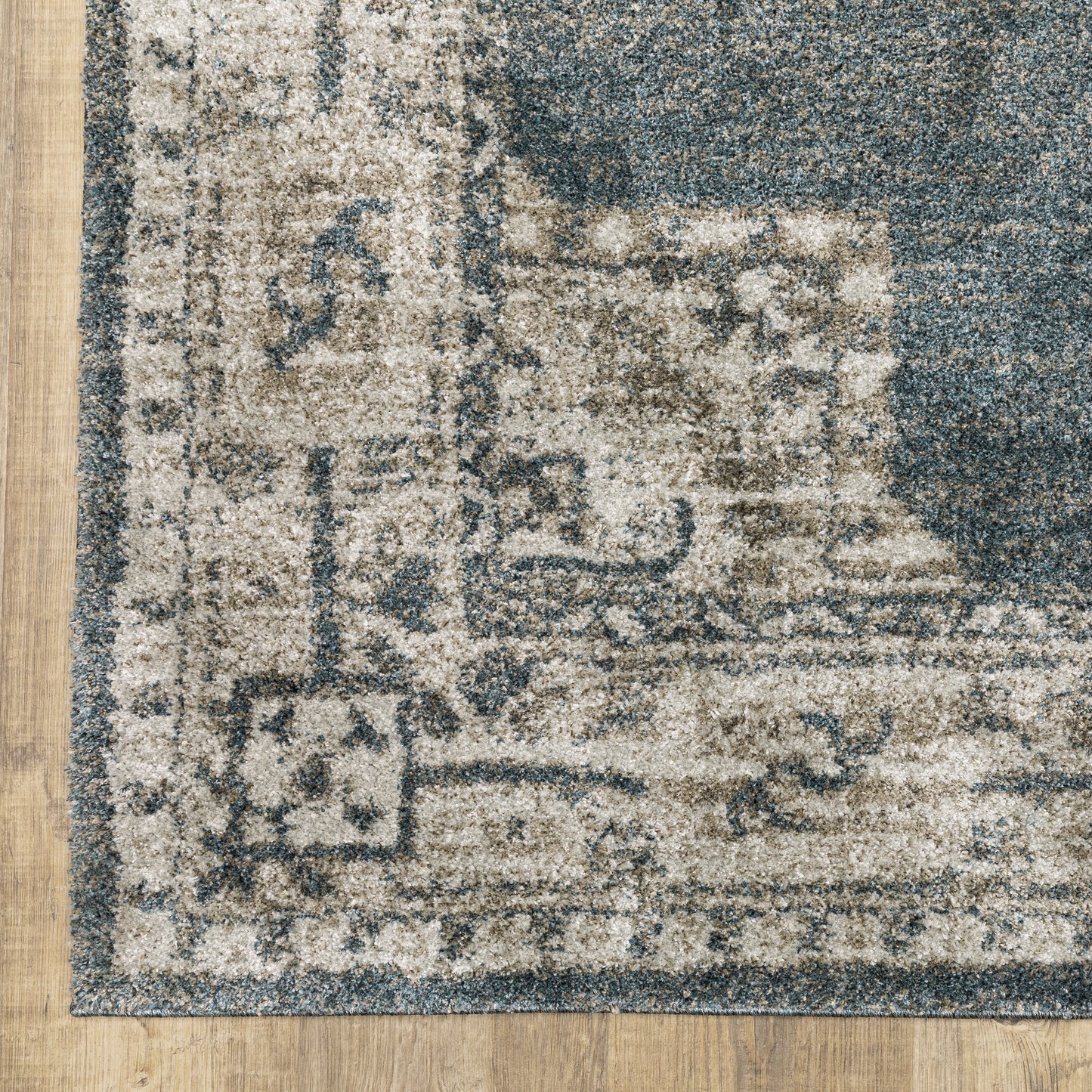 Alton Medallion Blue/ Beige Distressed Cut Pile Rug