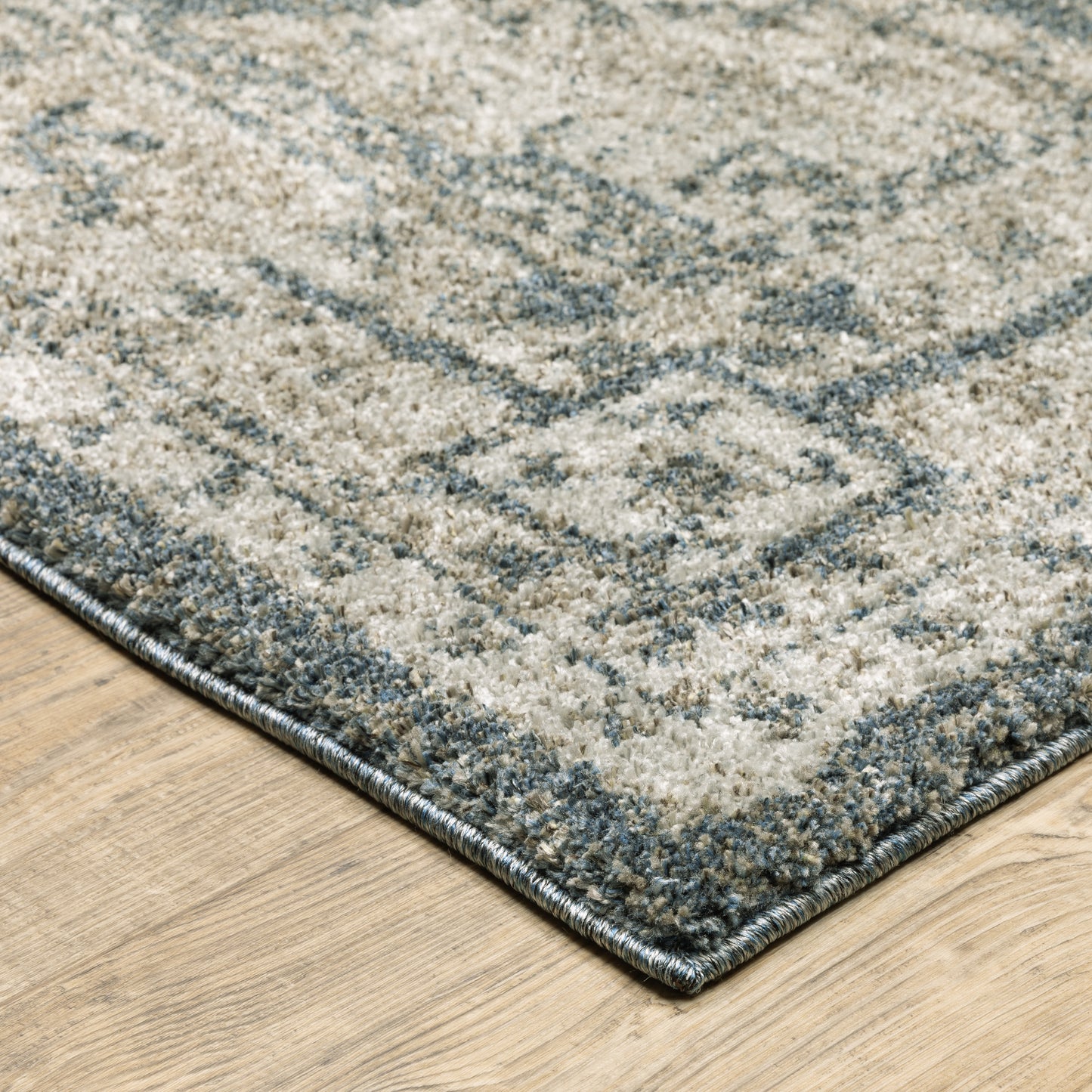 Alton Medallion Blue/ Beige Distressed Cut Pile Rug