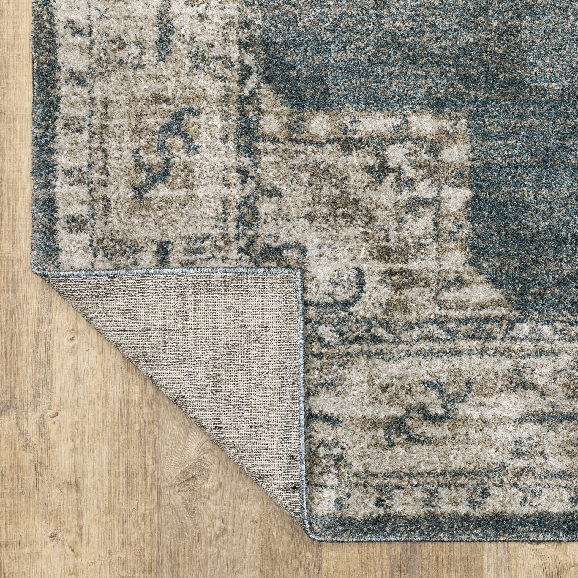Alton Medallion Blue/ Beige Distressed Cut Pile Rug