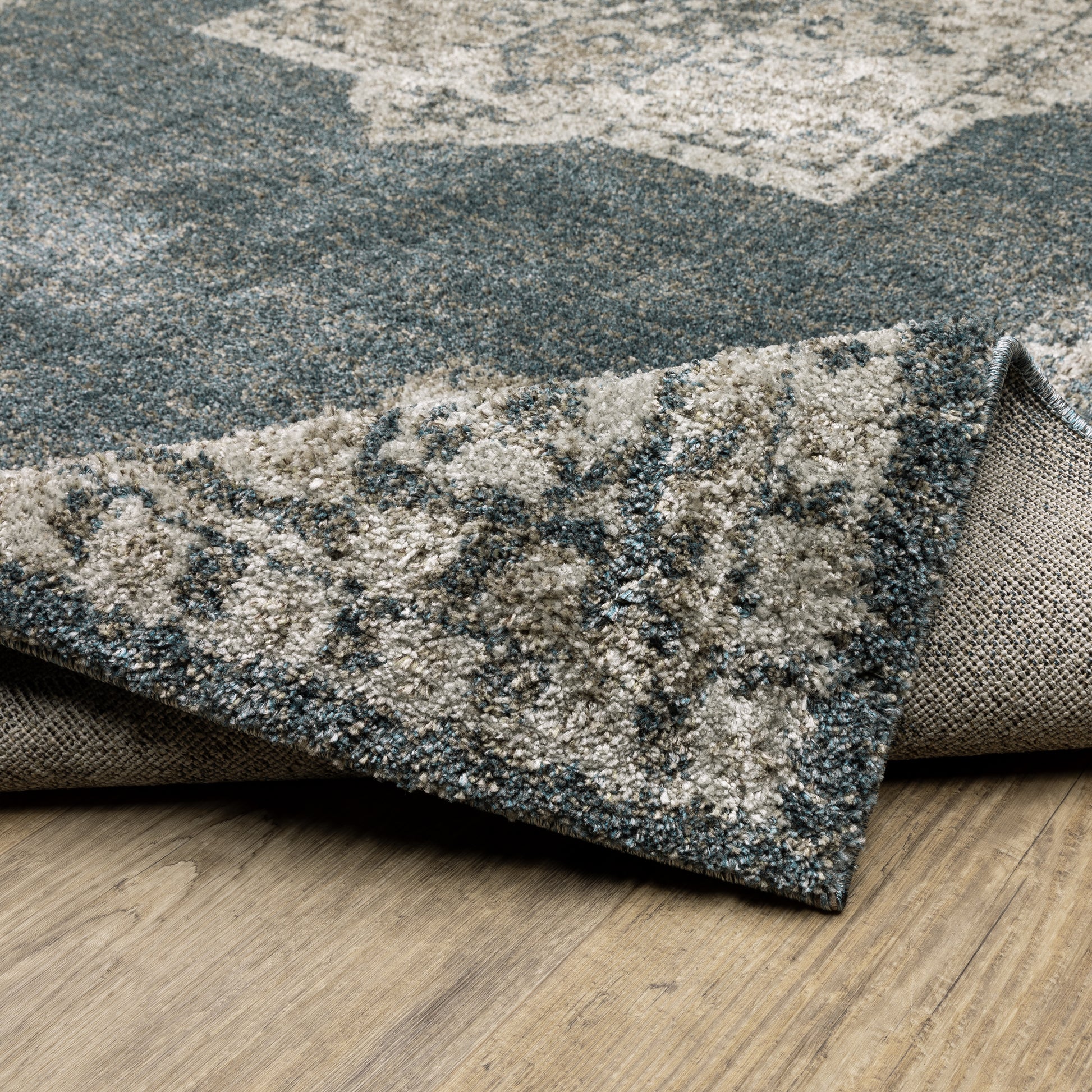 Alton Medallion Blue/ Beige Distressed Cut Pile Rug