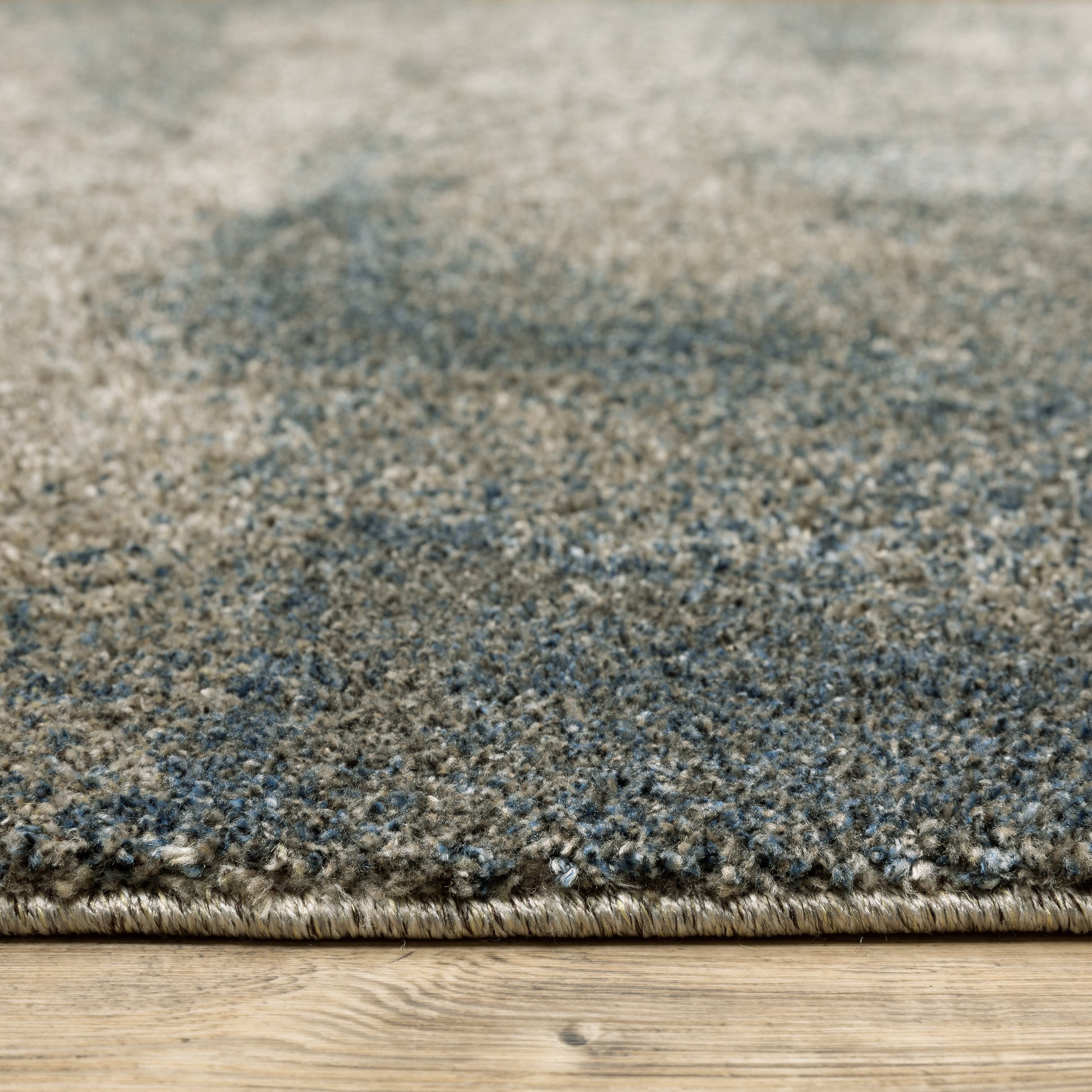 Alton Distressed Beige/ Blue Abstract Cut Pile Rug