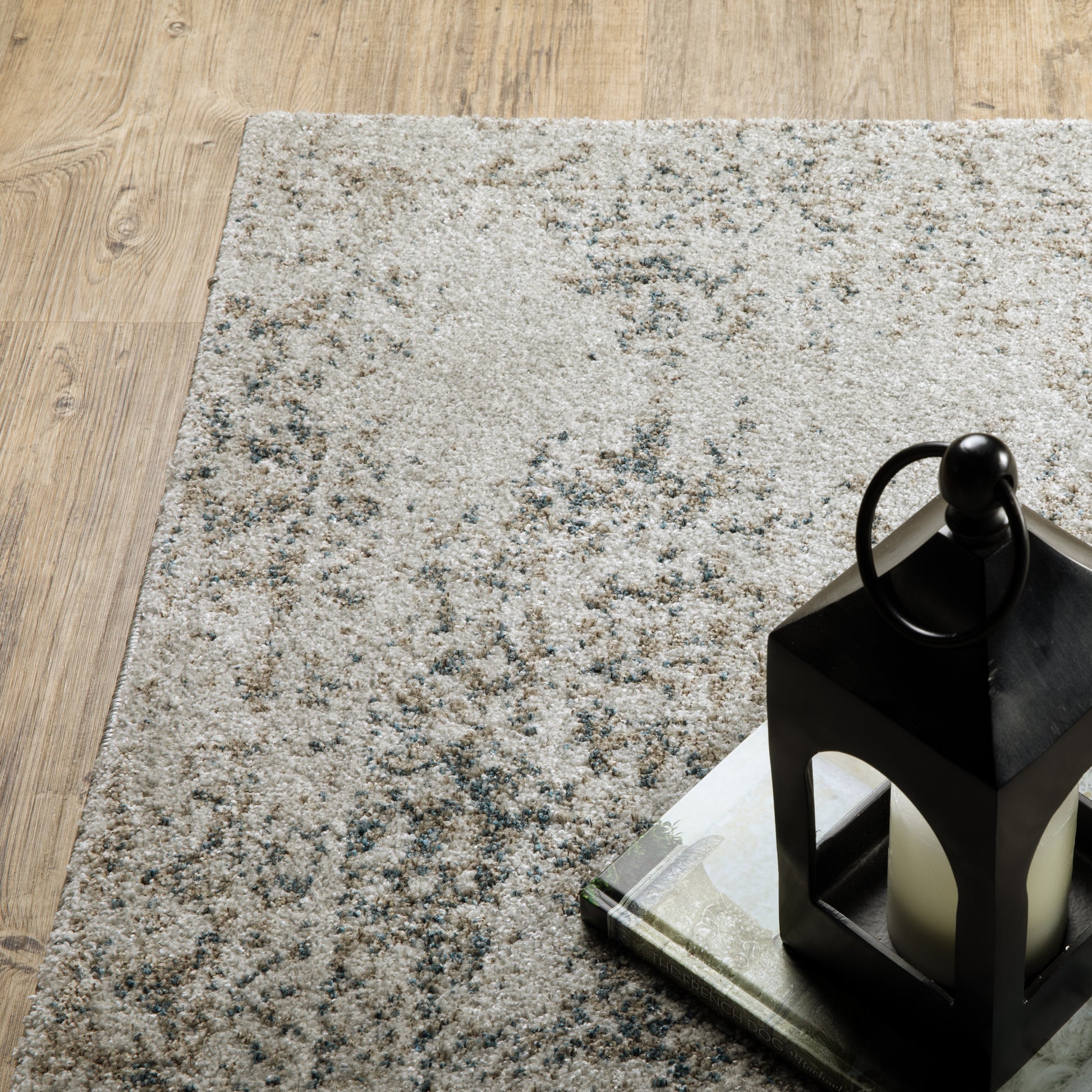 Alton Distressed Beige/ Grey Oriental Cut Pile Rug