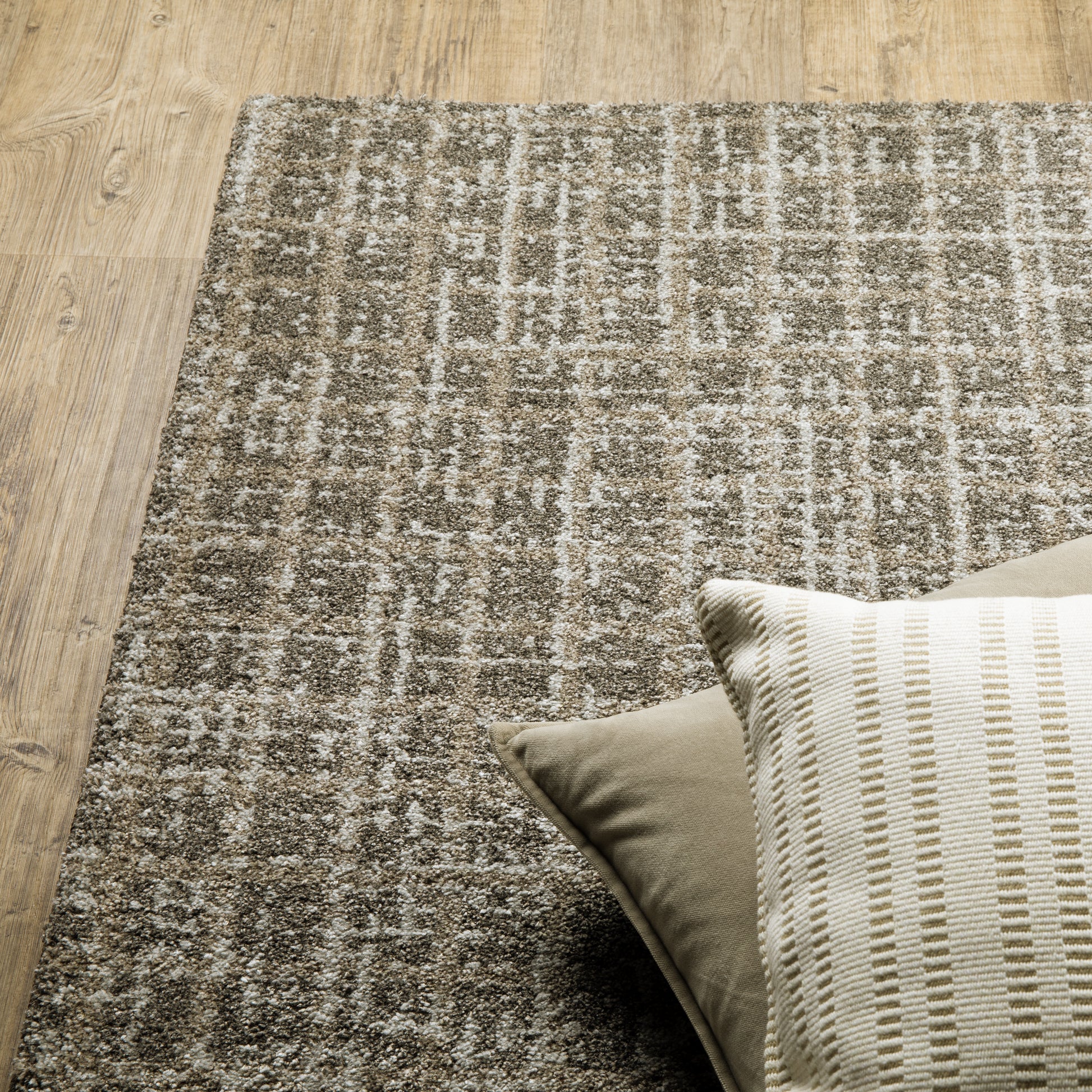Alton Distressed Brown/ Beige Geometric Cut Pile Rug