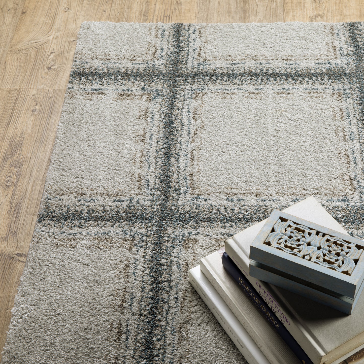 Alton Geometric Beige/ Blue Cut Pile Rug