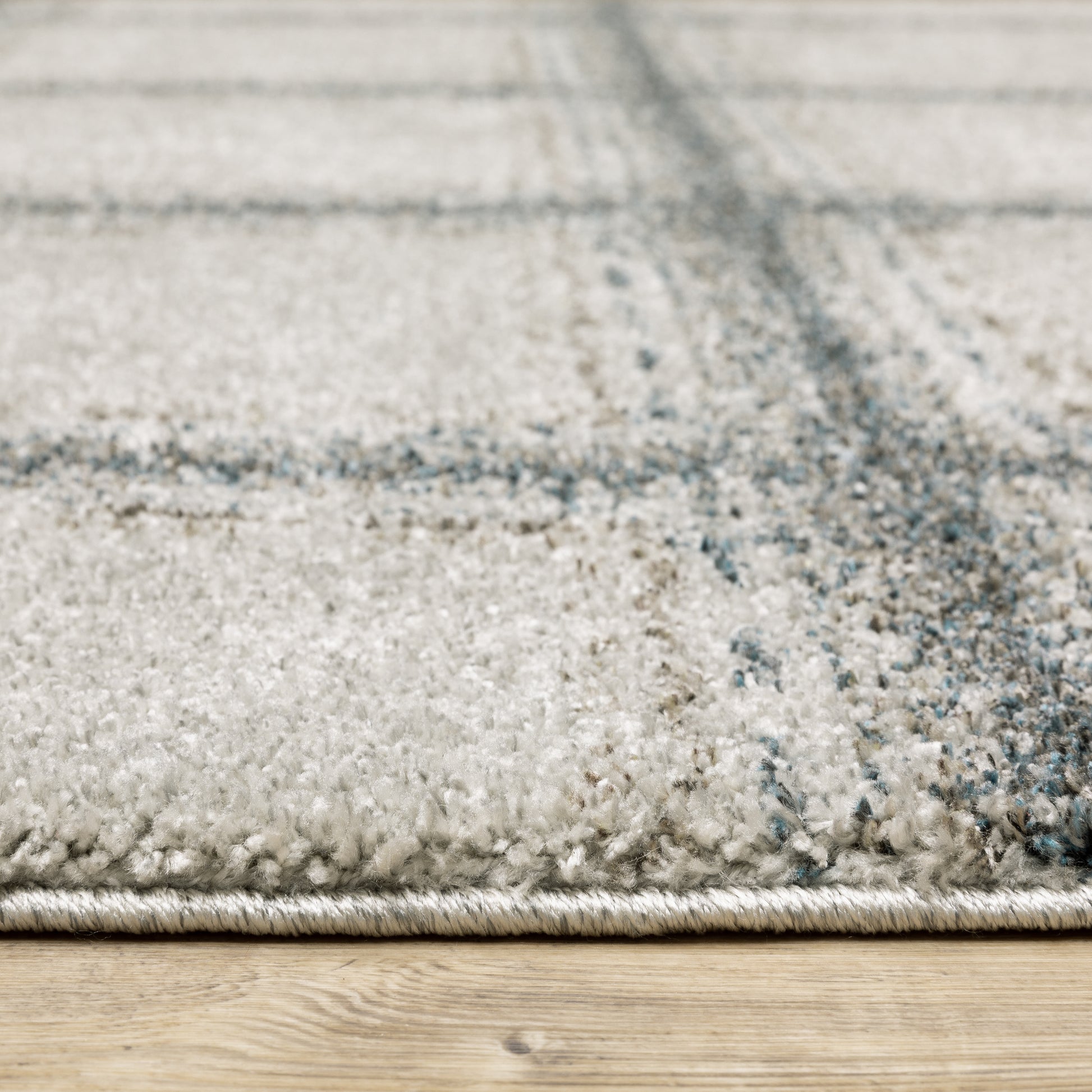 Alton Geometric Beige/ Blue Cut Pile Rug