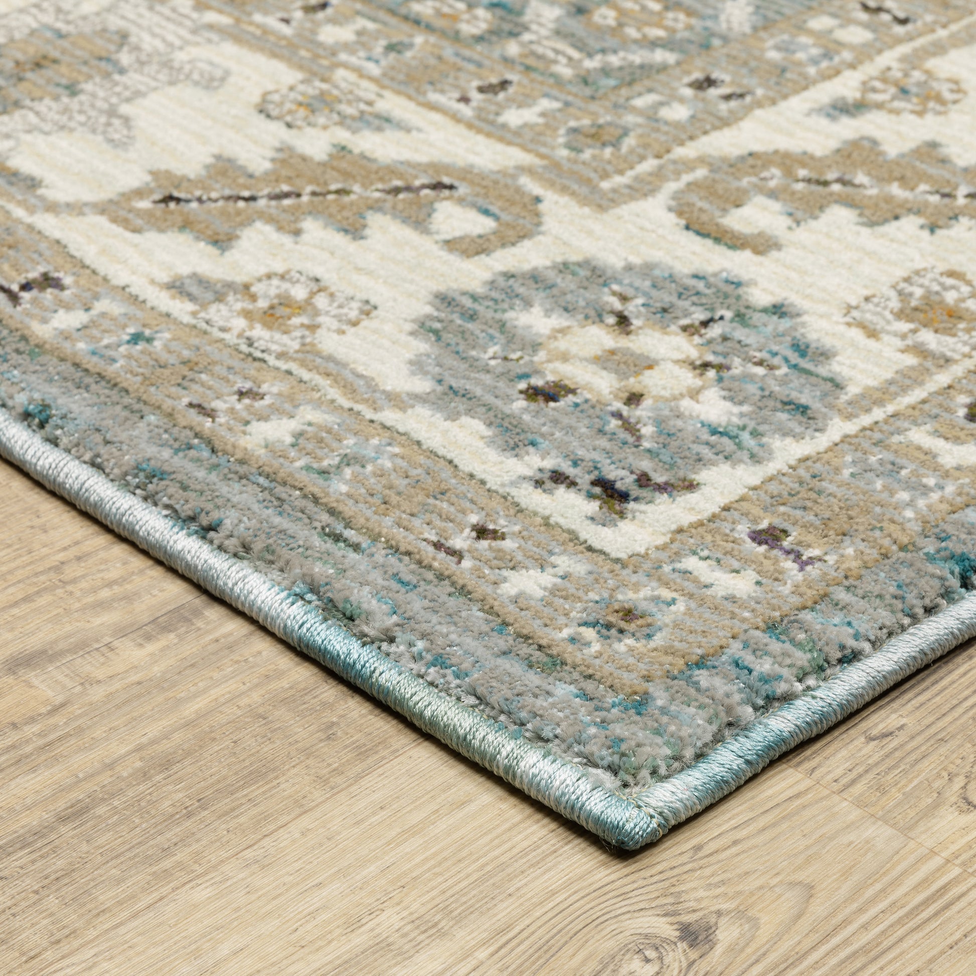Andorra Oriental Blue/ Ivory Floral Cut Pile Rug