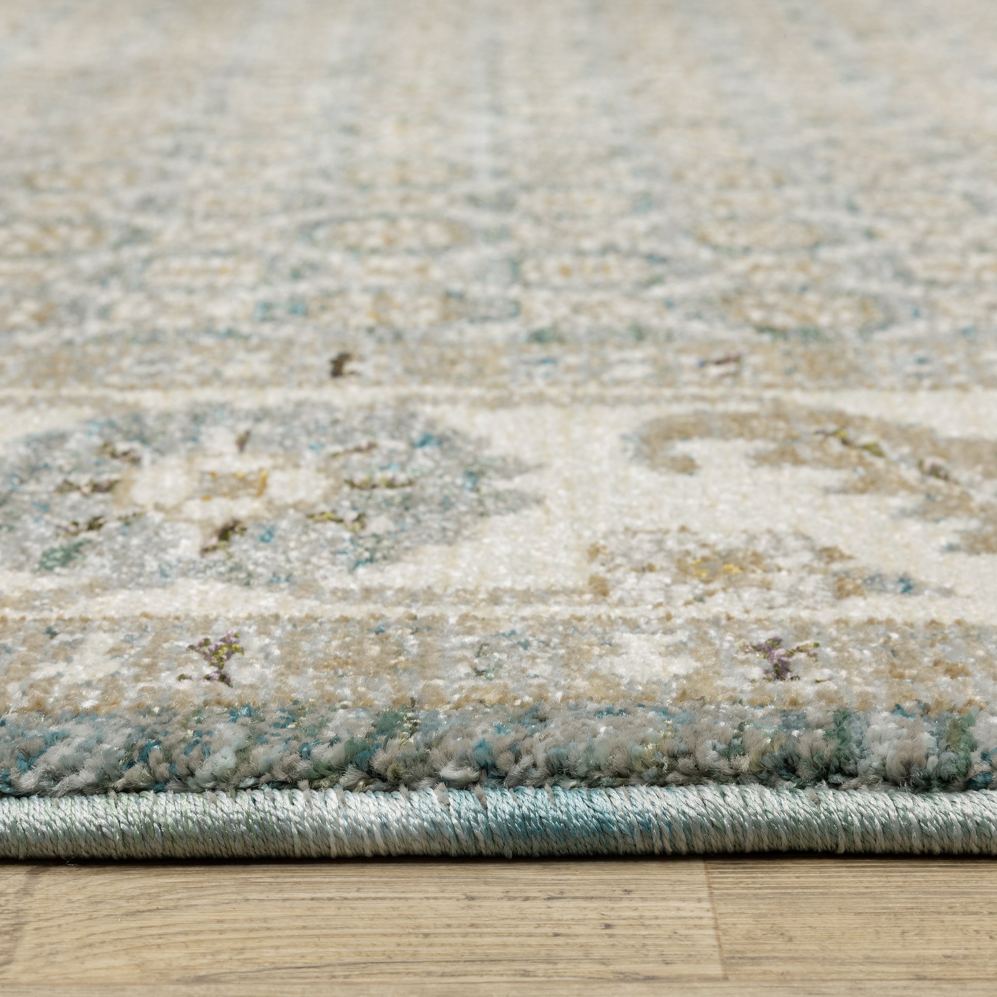 Andorra Oriental Blue/ Ivory Floral Cut Pile Rug