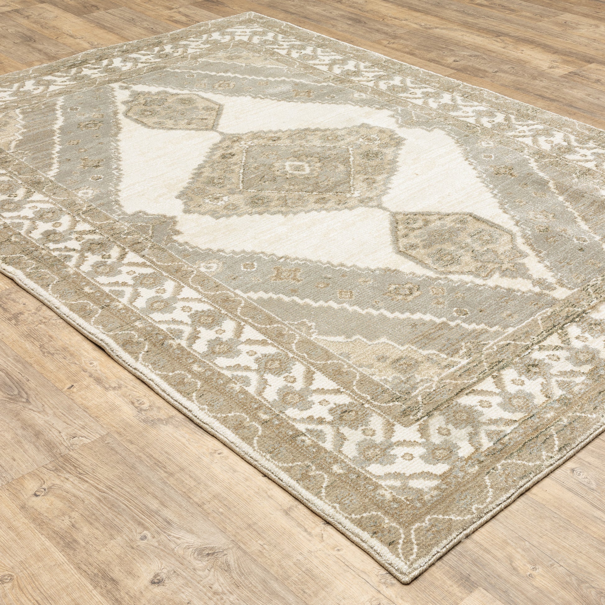 Andorra Medallion Beige/ Ivory Oriental Cut Pile Rug