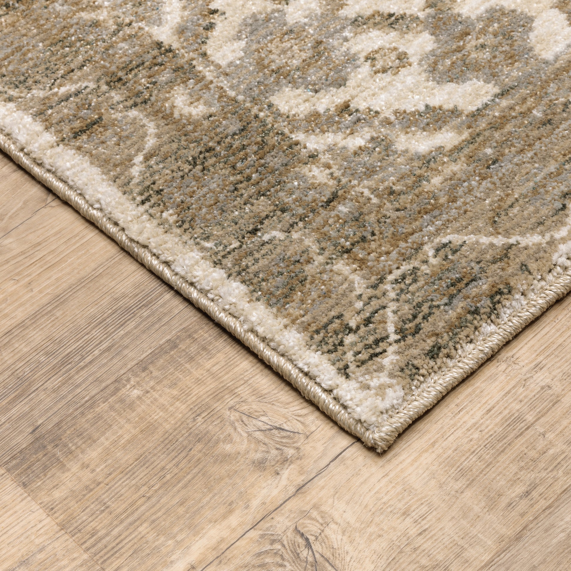 Andorra Medallion Beige/ Ivory Oriental Cut Pile Rug