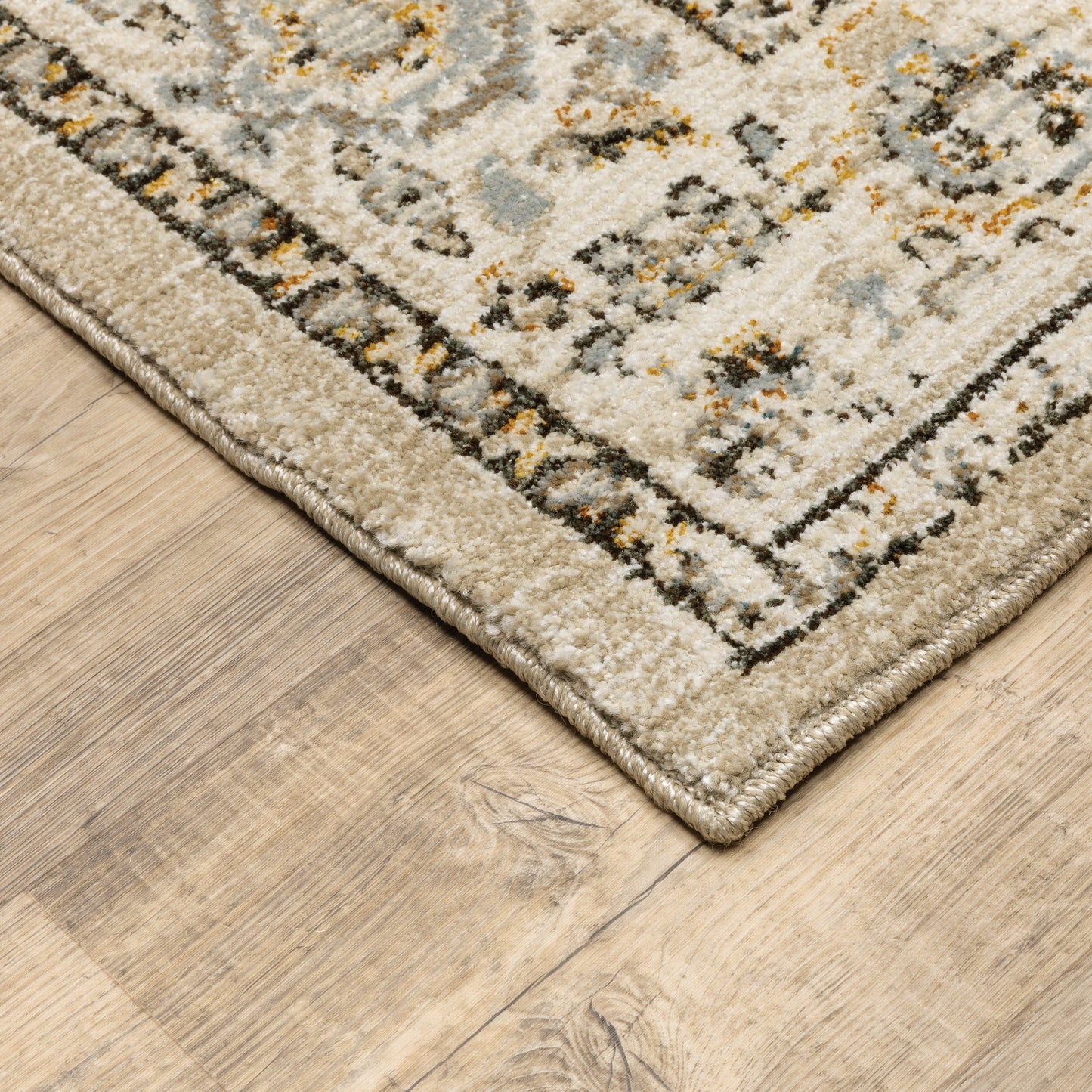 Andorra Medallion Beige/ Ivory Distressed Cut Pile Rug