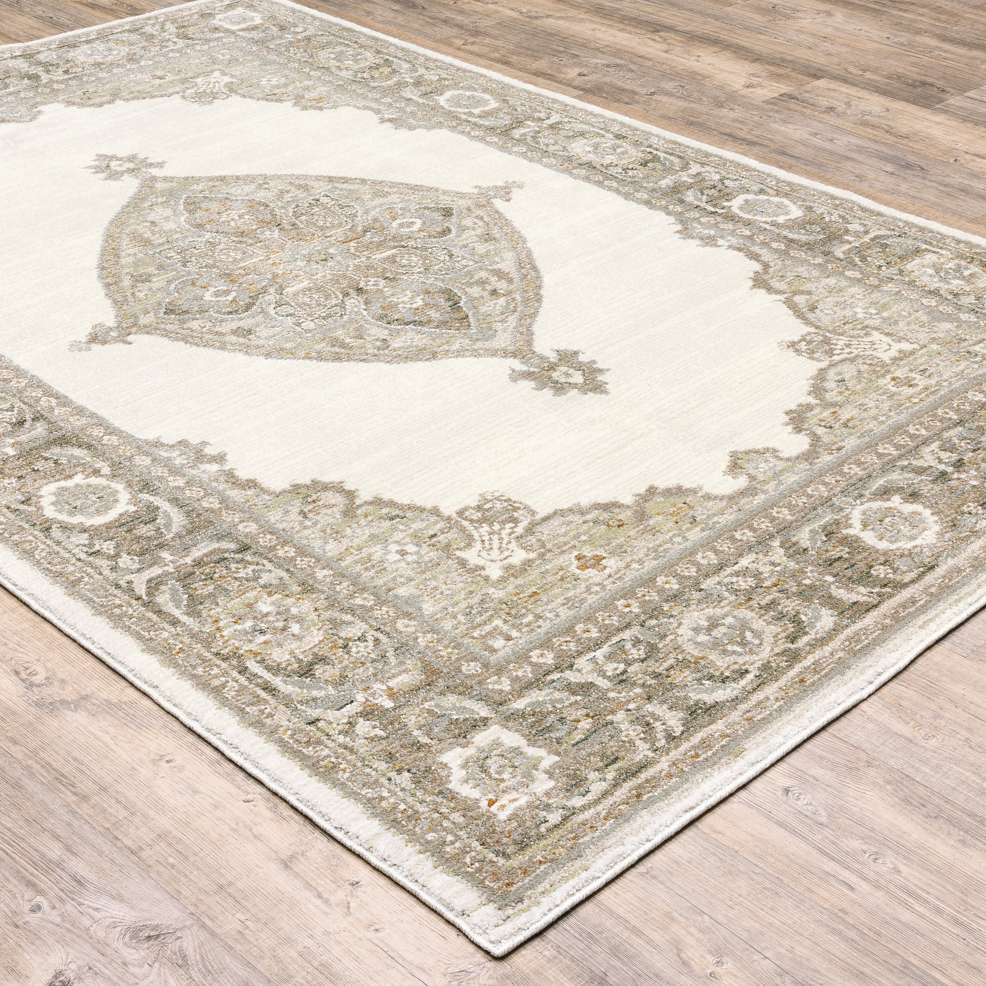 Andorra Medallion Beige/ Ivory Oriental Cut Pile Rug