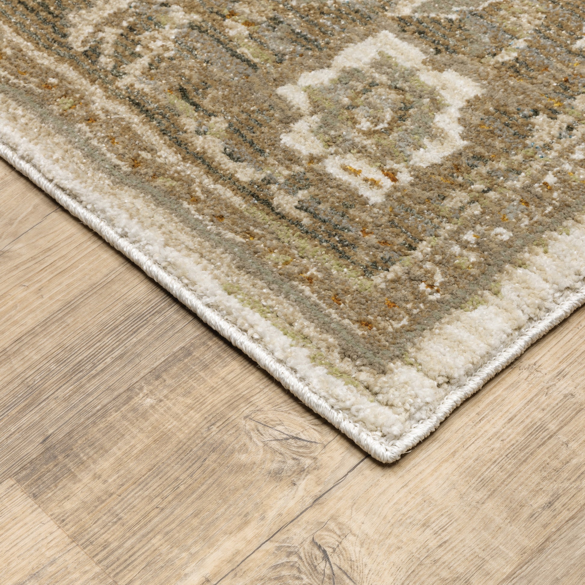 Andorra Medallion Beige/ Ivory Oriental Cut Pile Rug